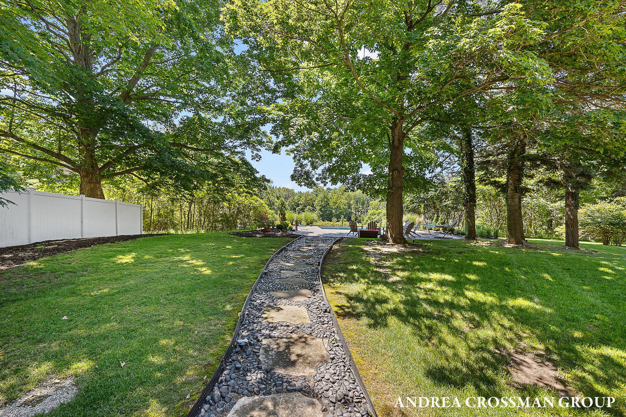 2056 Lakeshore Drive
