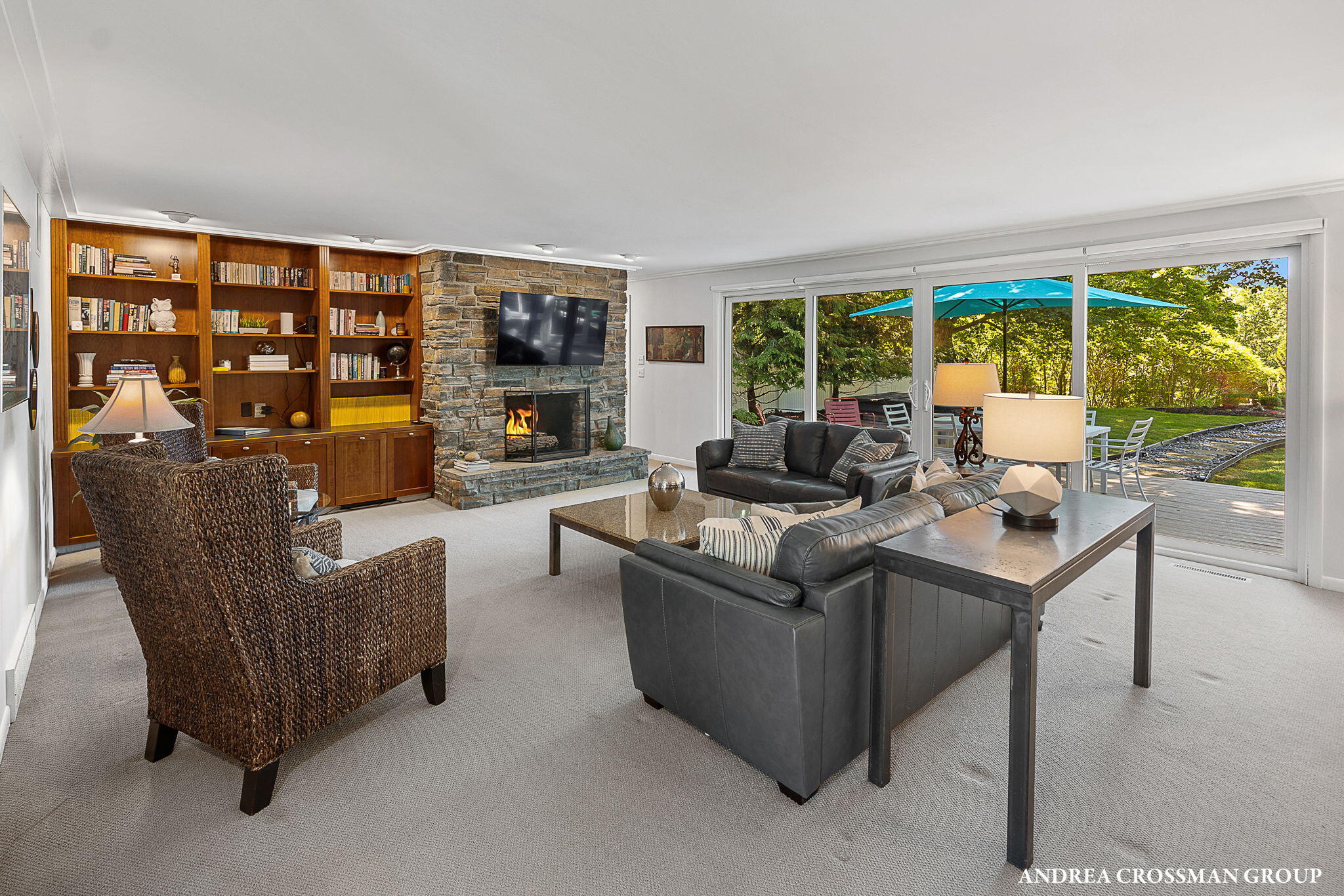 2056 Lakeshore Drive