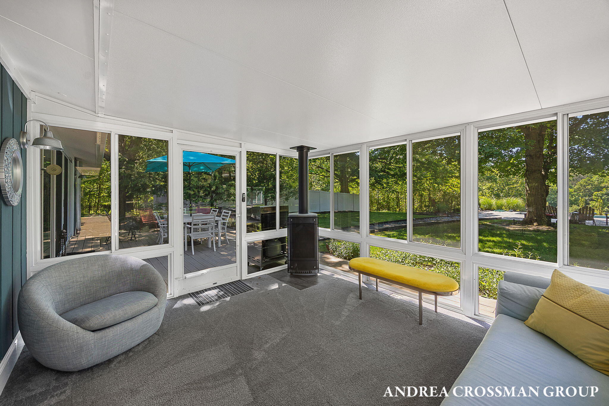 2056 Lakeshore Drive