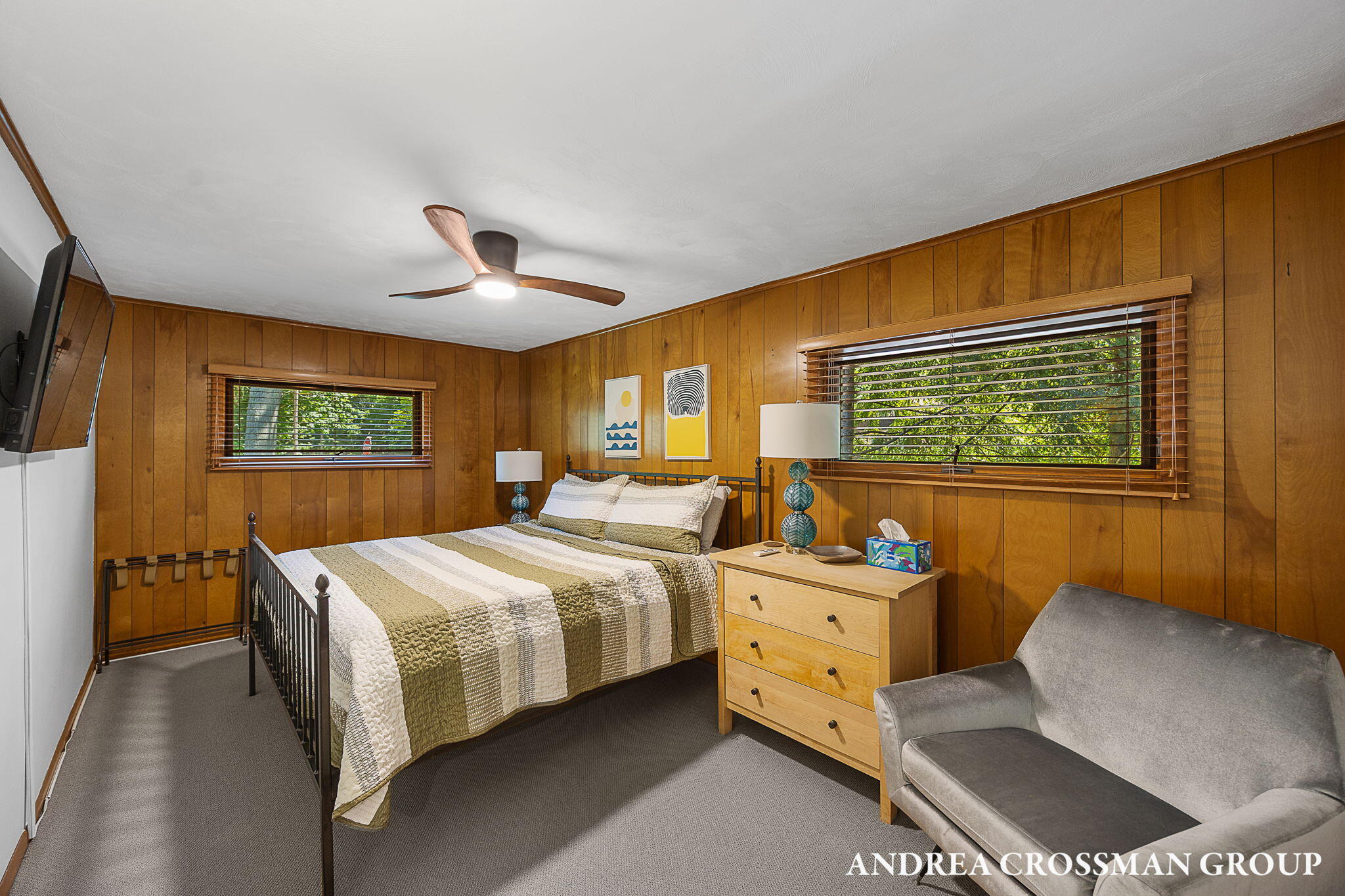 2056 Lakeshore Drive