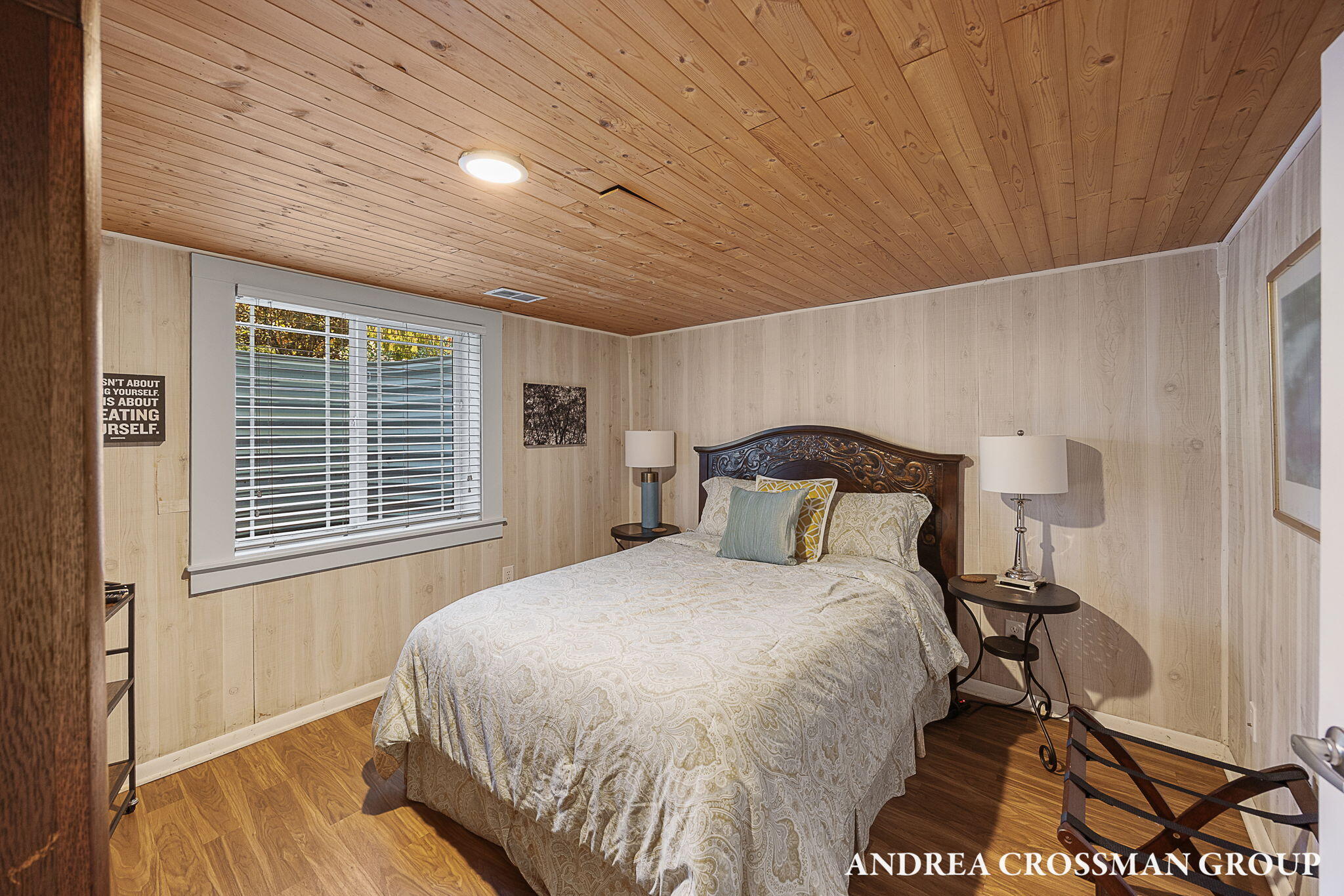 2056 Lakeshore Drive
