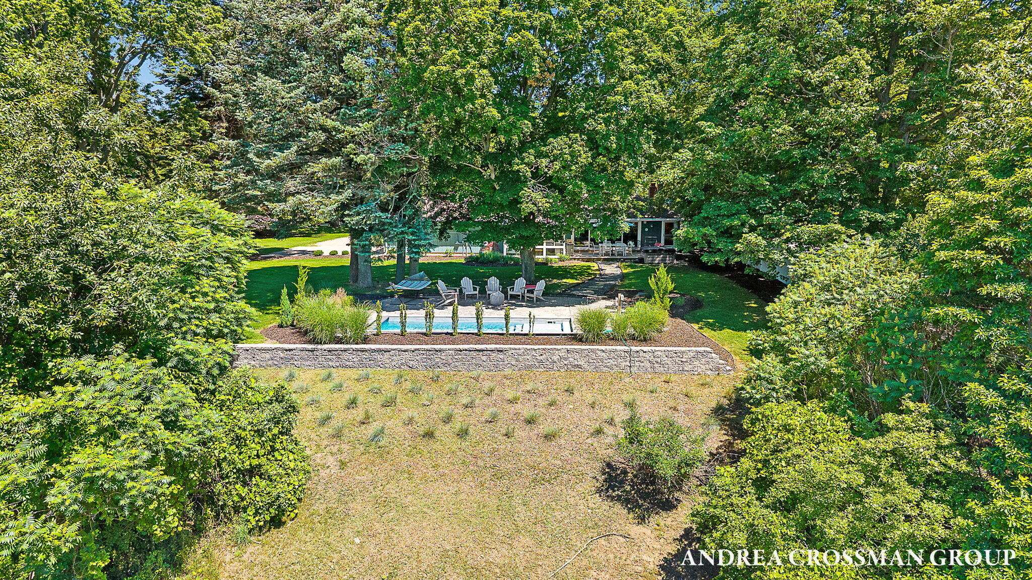 2056 Lakeshore Drive