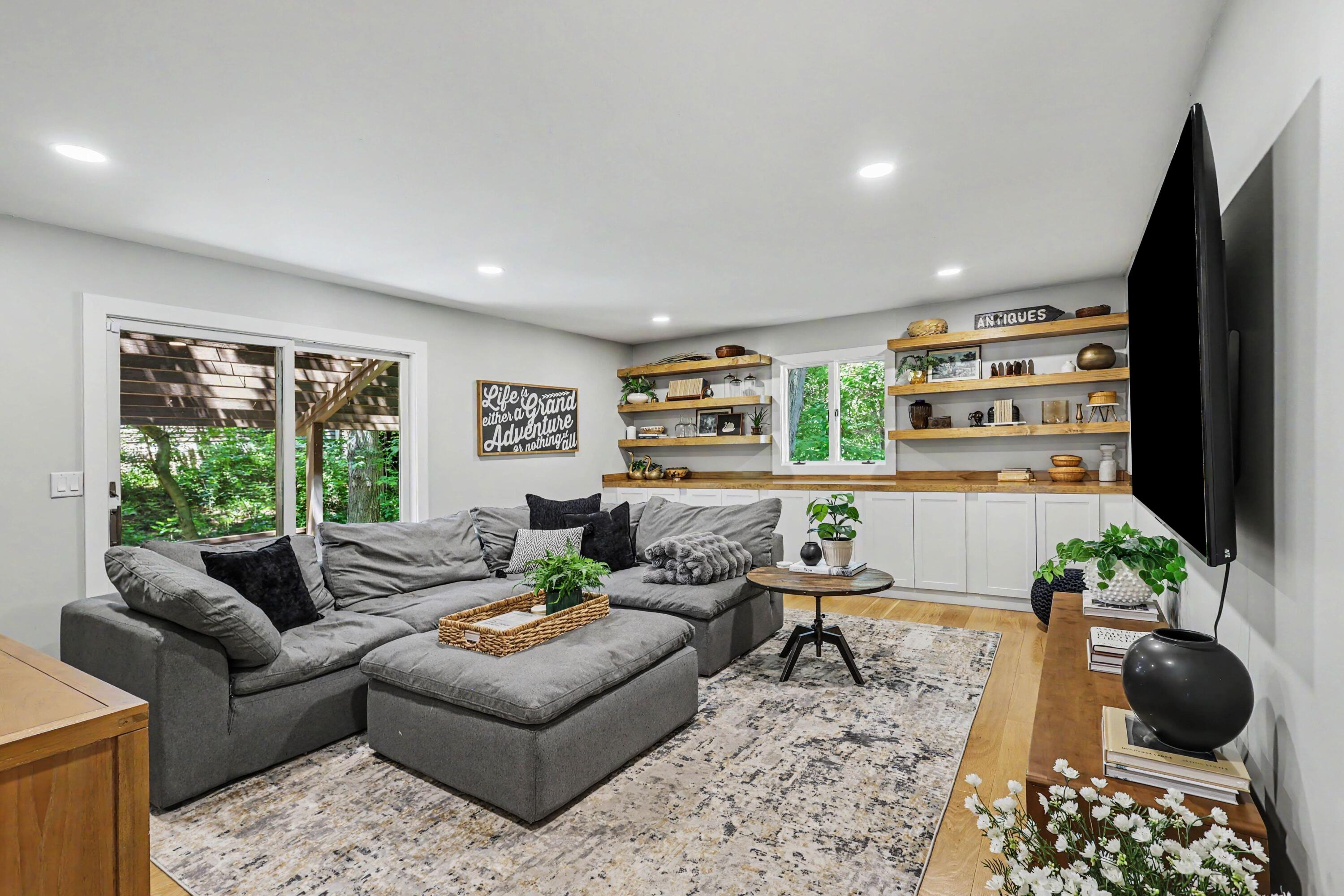 9364 Whispering Sands Drive