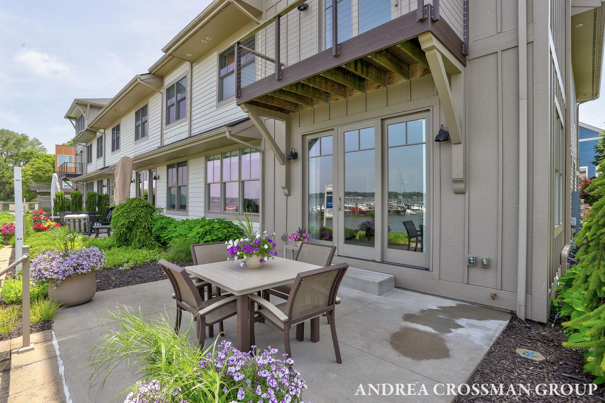 543 Macatawa Avenue