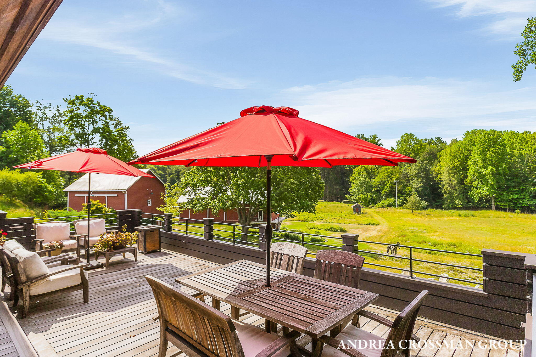 2048 Lakeshore Drive