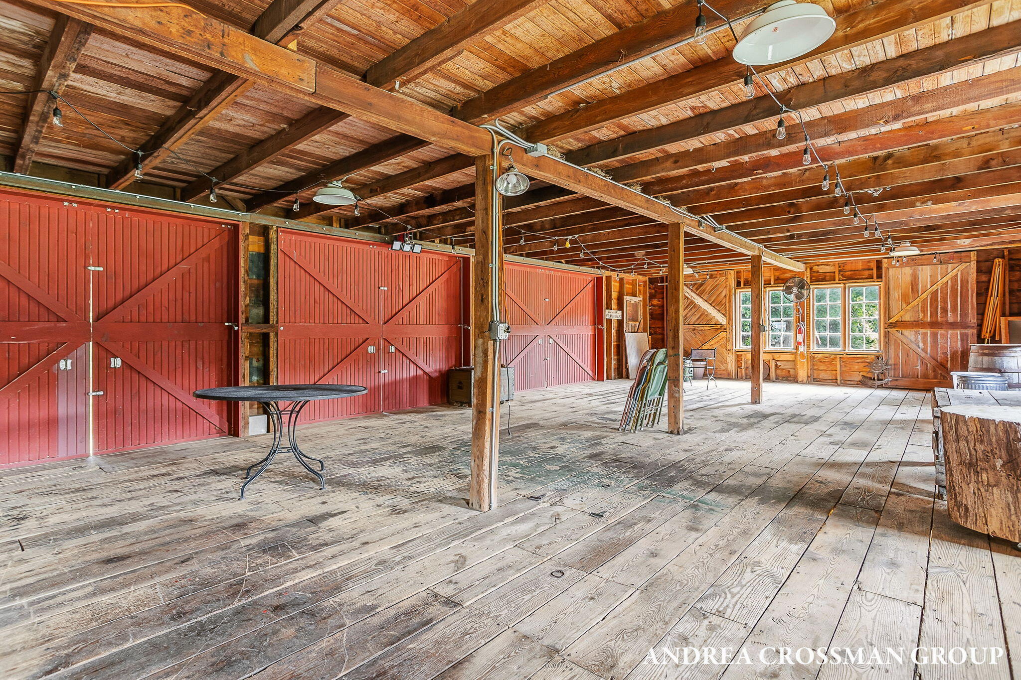 2048 Lakeshore Drive