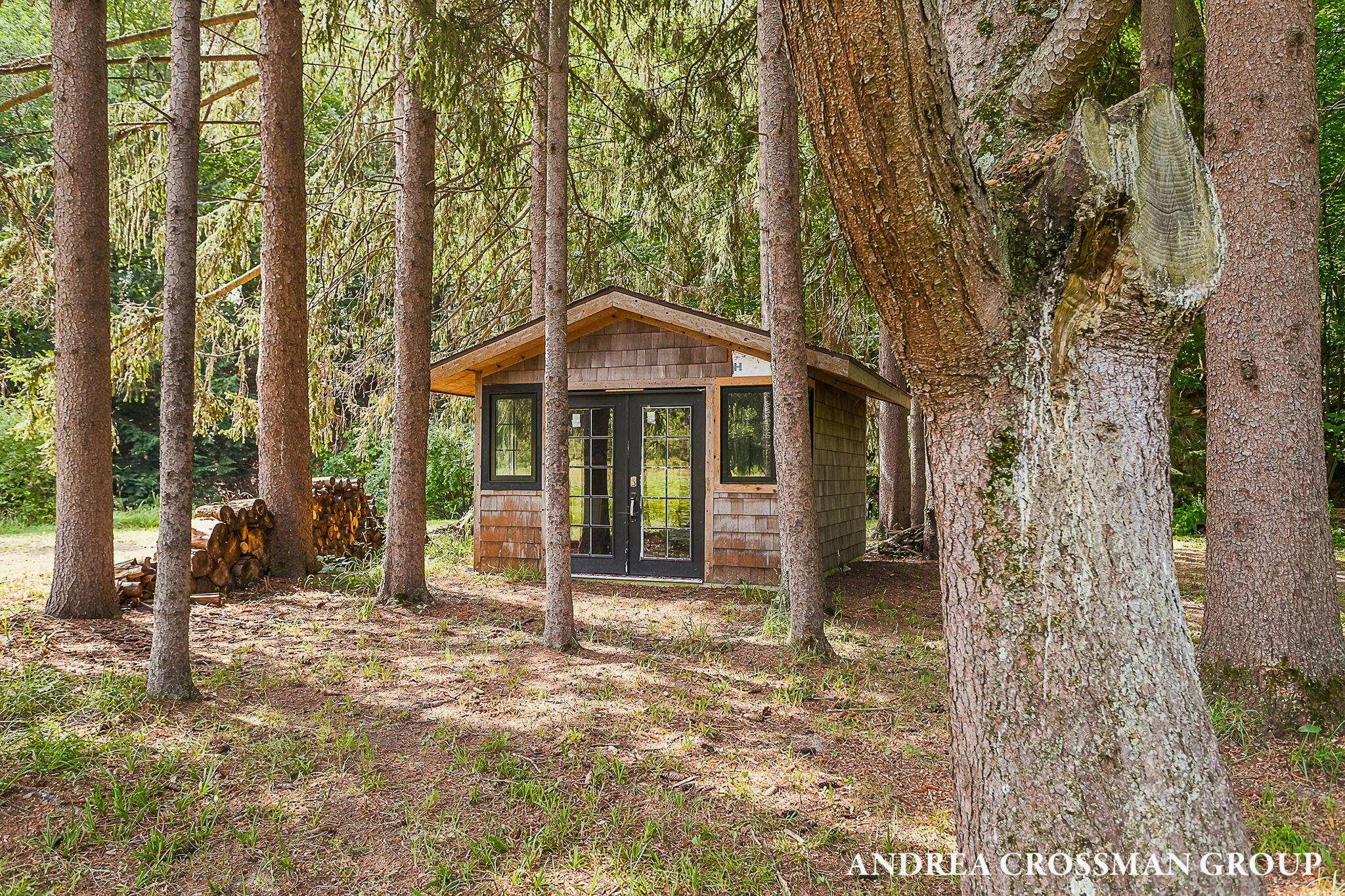 2048 Lakeshore Drive