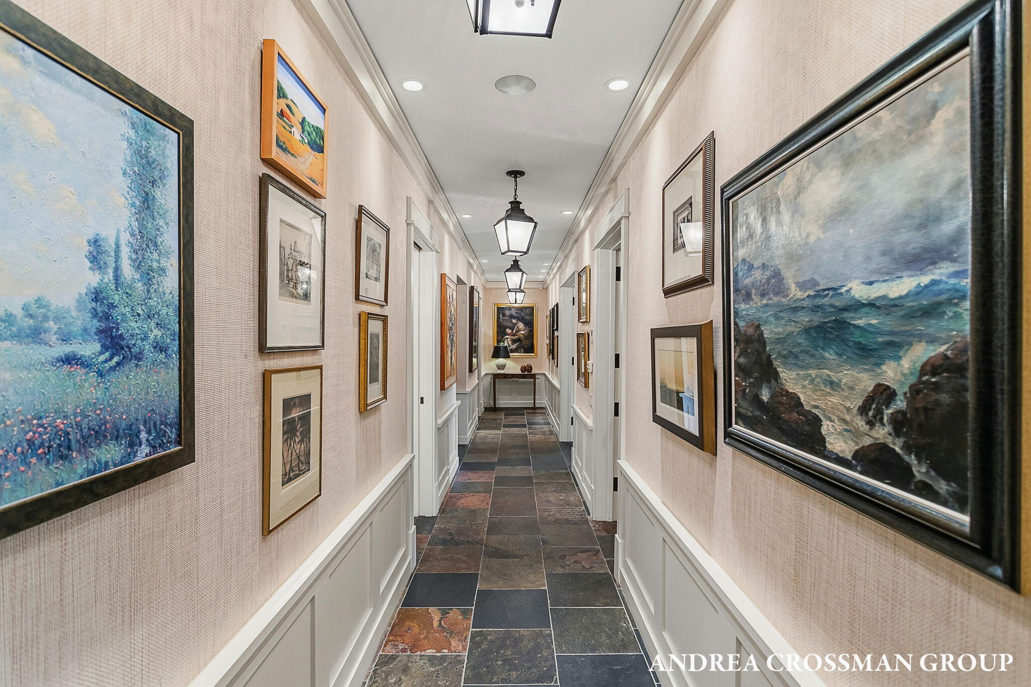 2048 Lakeshore Drive