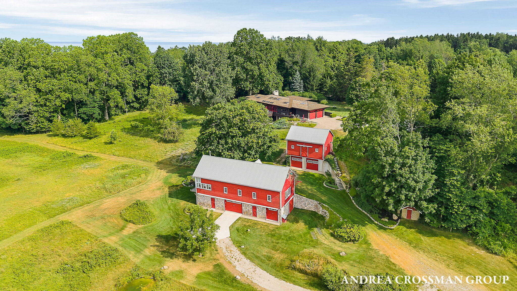 2048 Lakeshore Drive