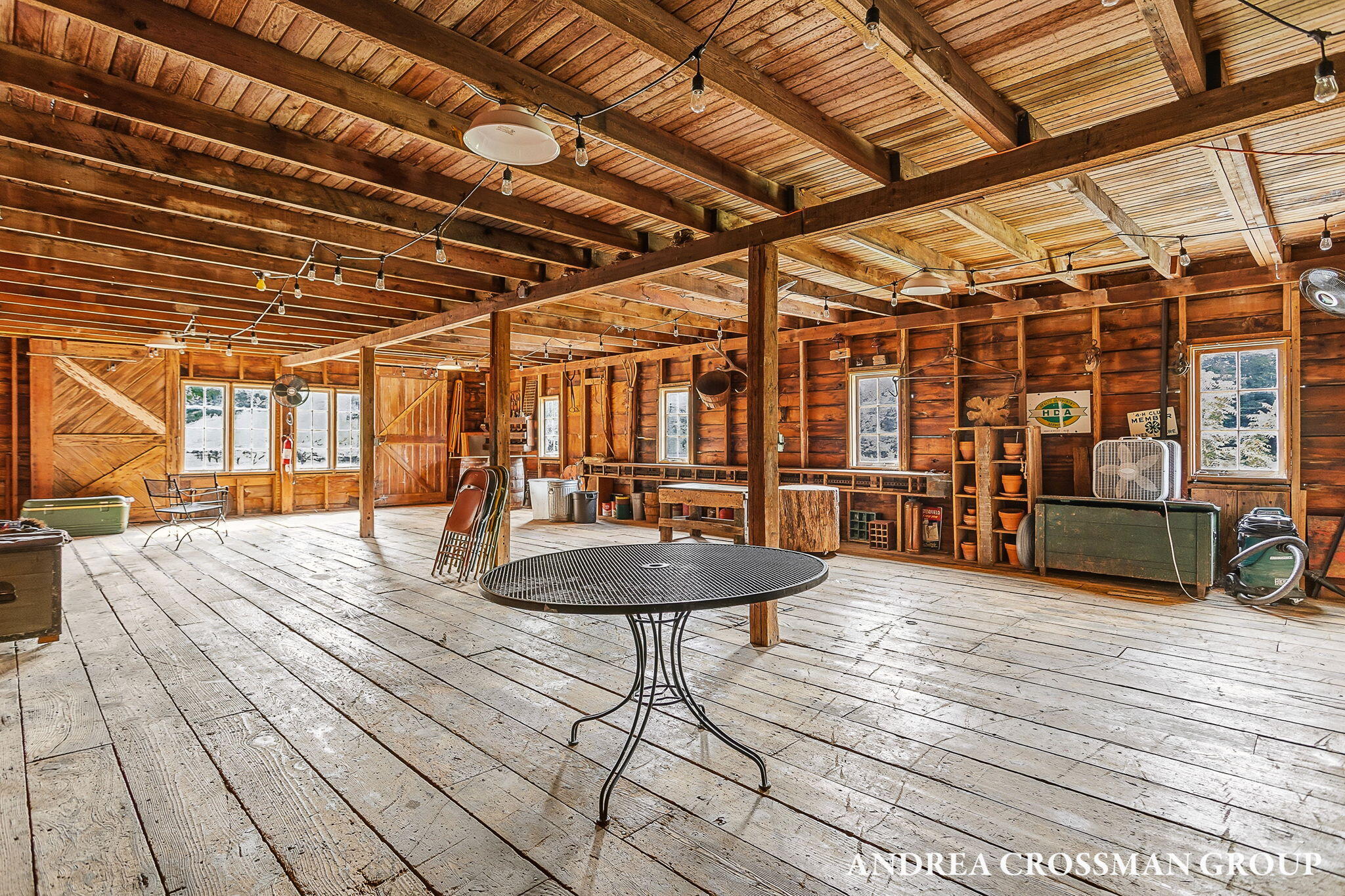 2048 Lakeshore Drive