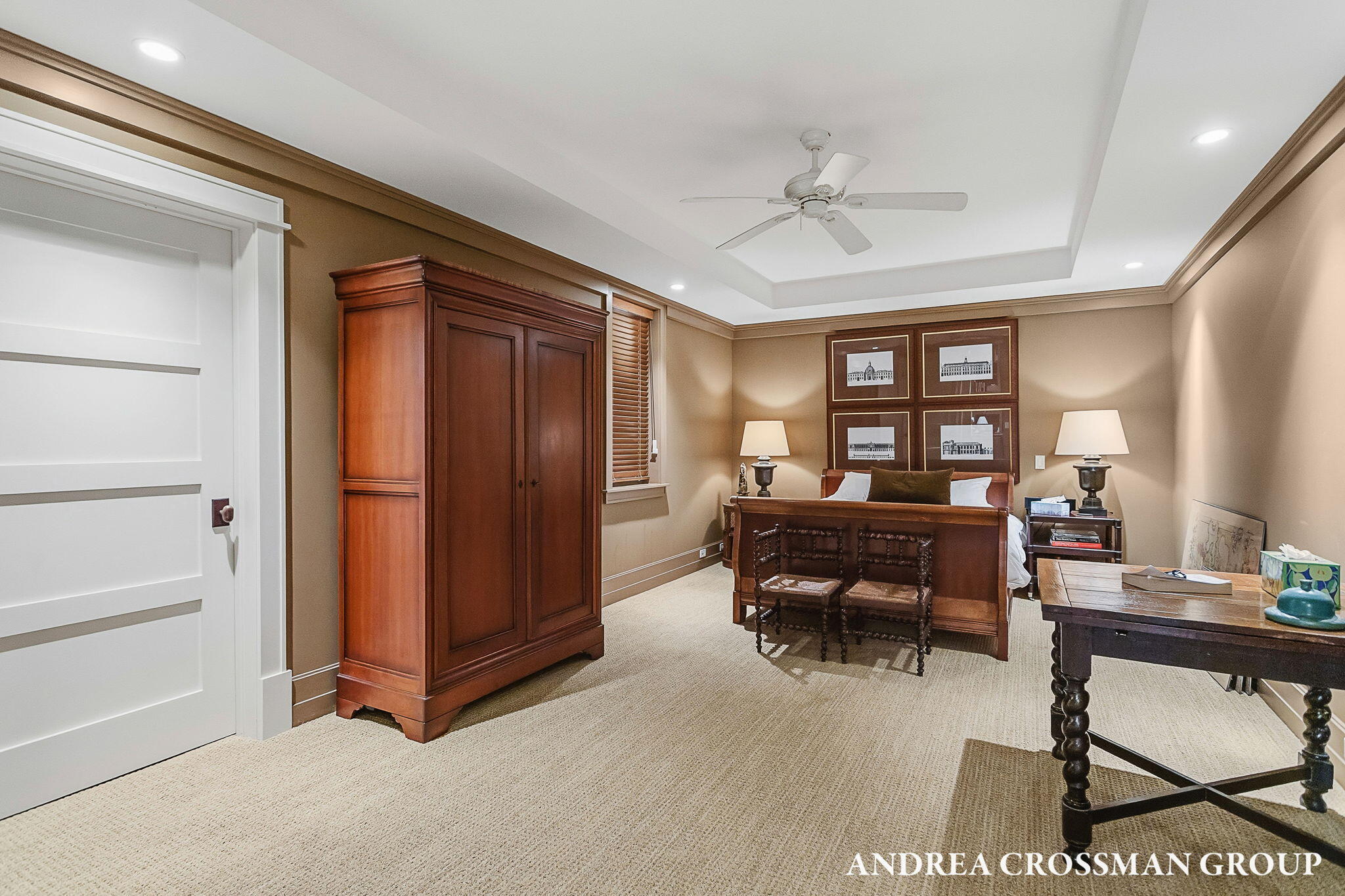2048 Lakeshore Drive