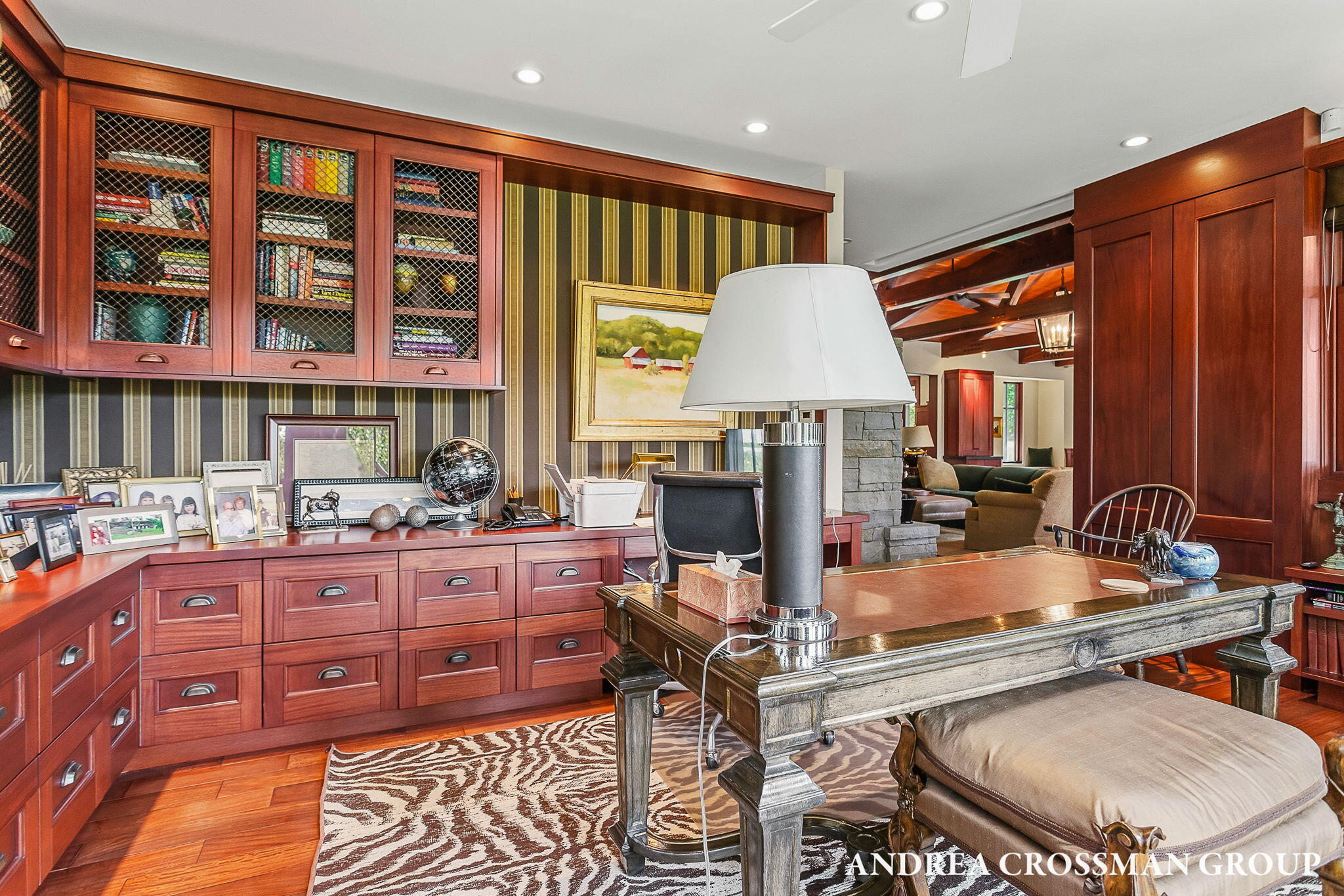 2048 Lakeshore Drive