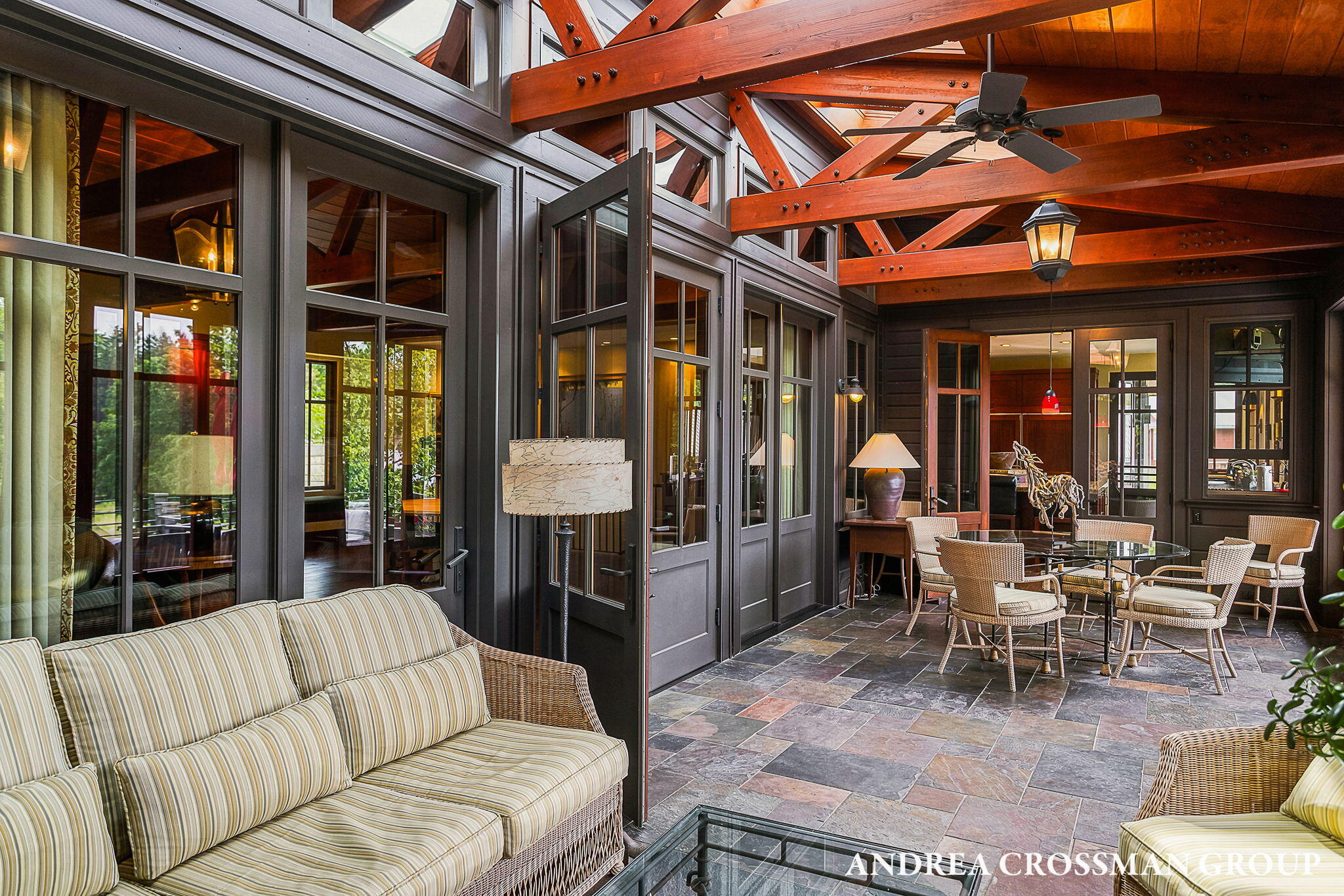 2048 Lakeshore Drive