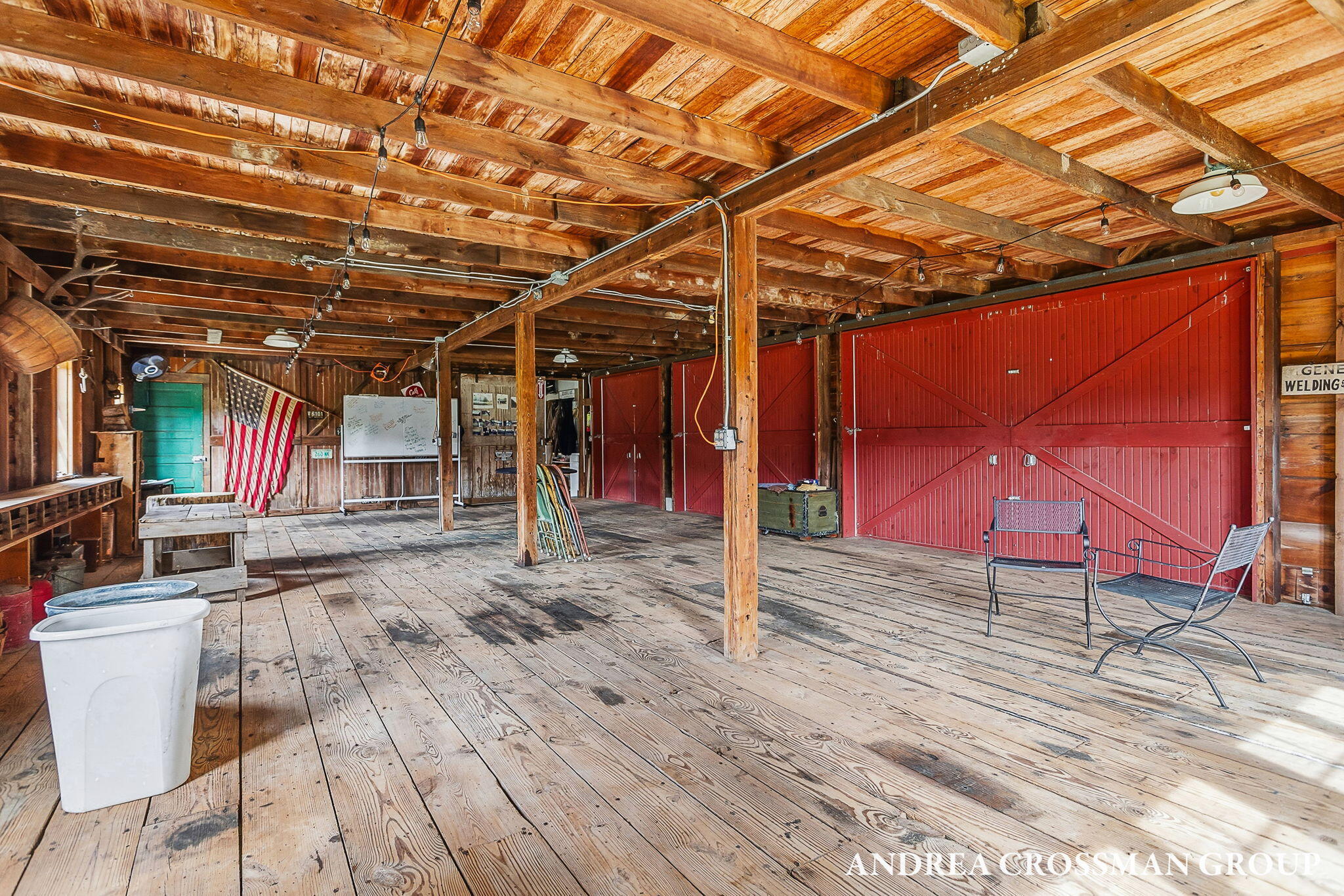 2048 Lakeshore Drive