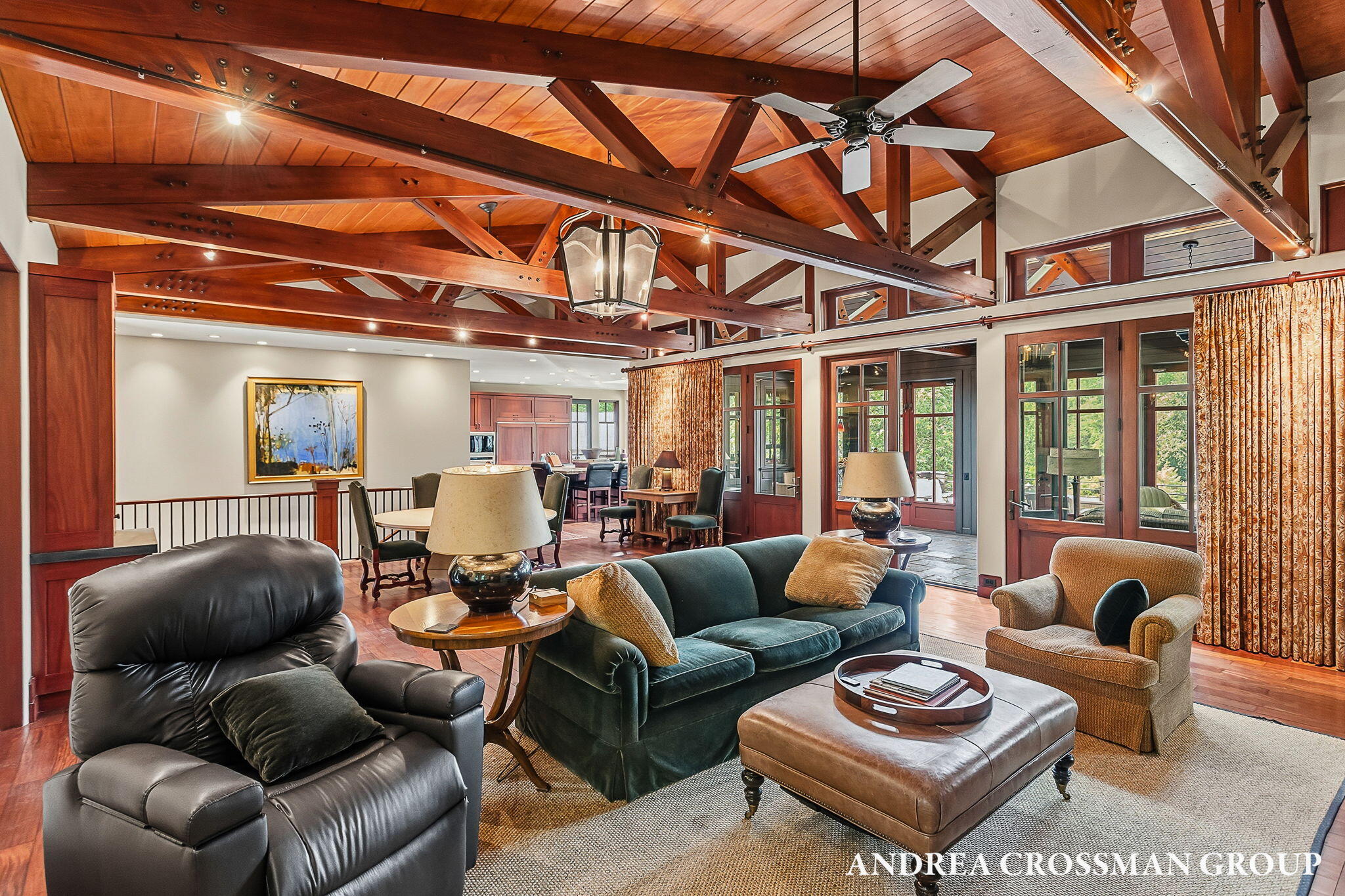 2048 Lakeshore Drive