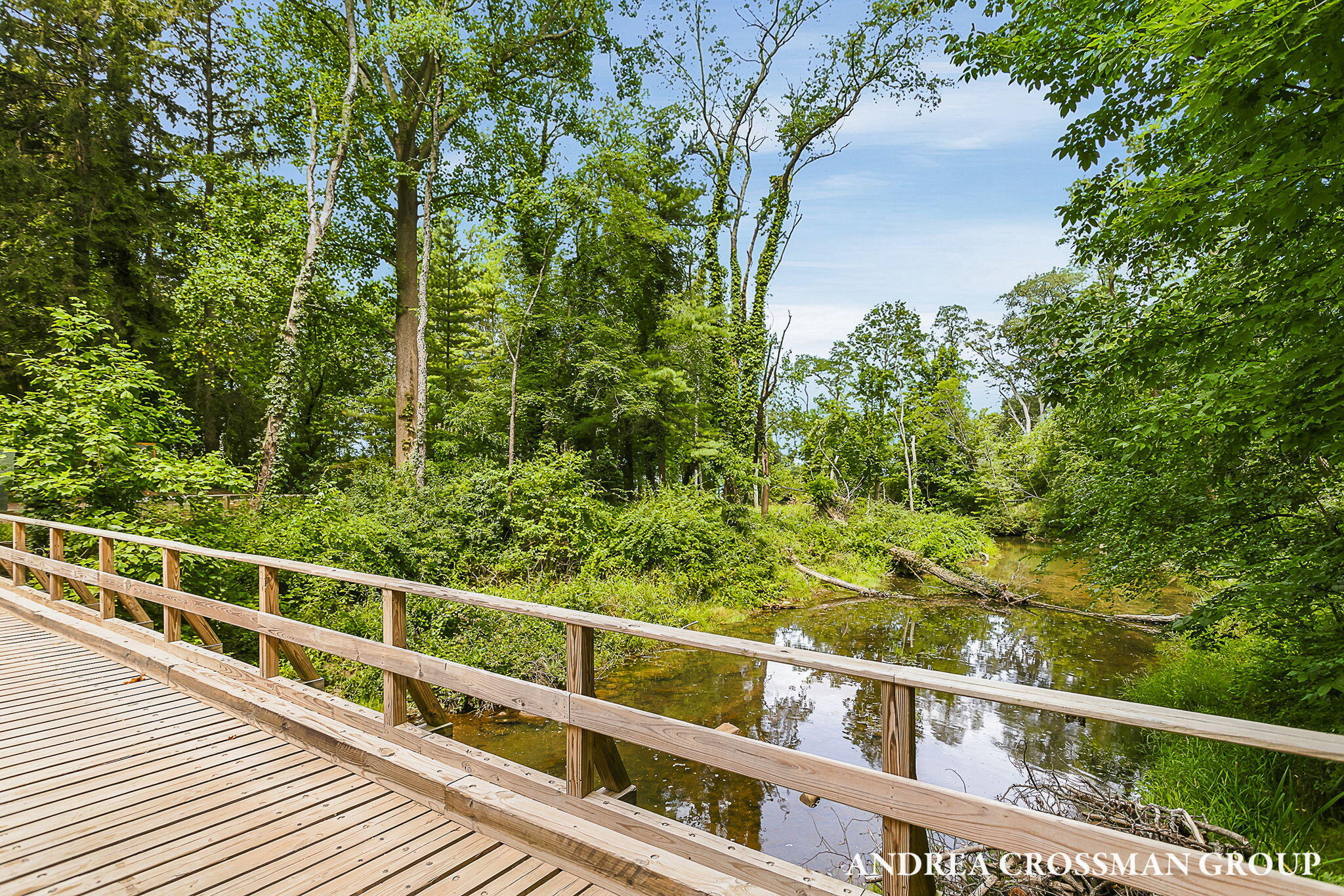 2048 Lakeshore Drive