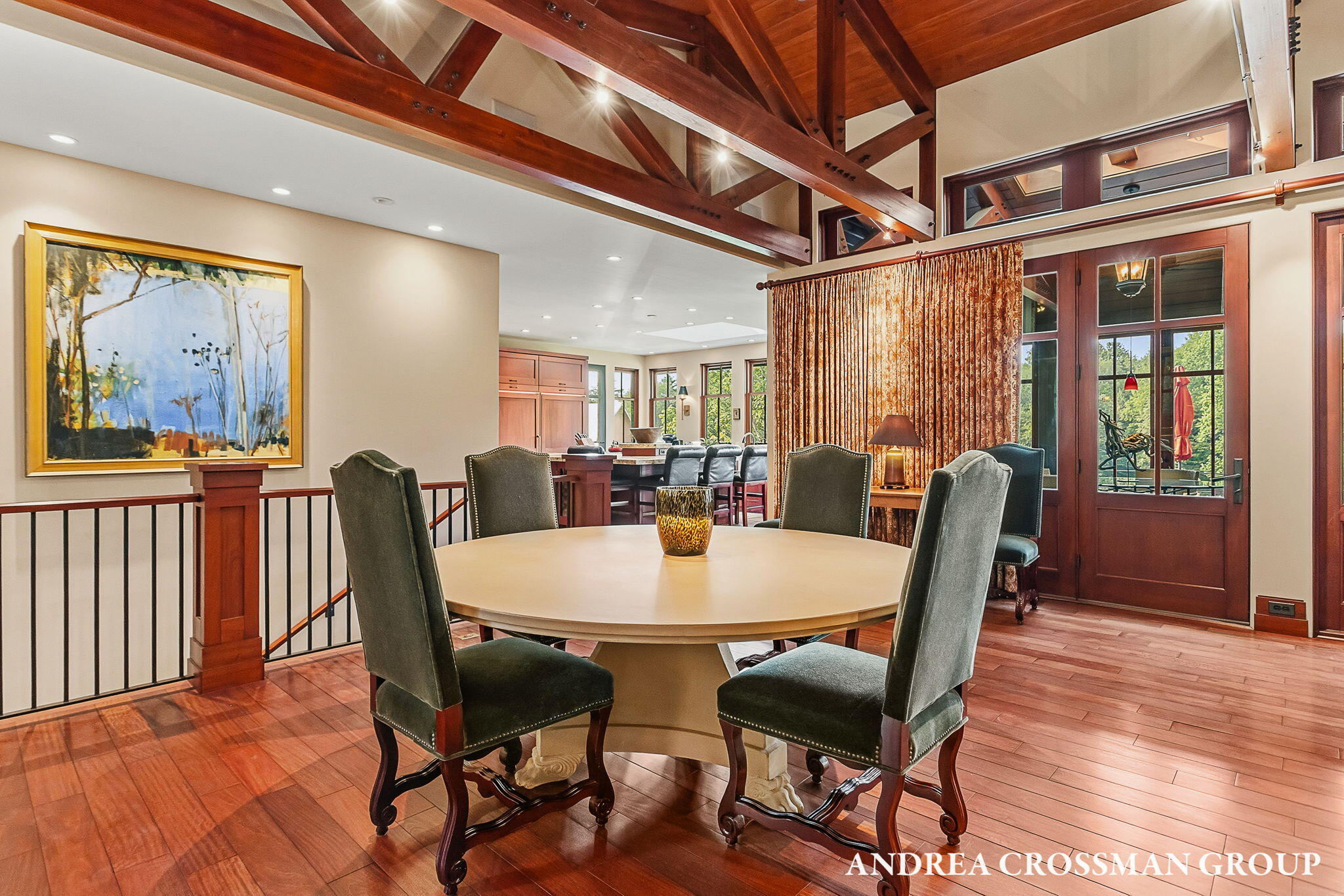 2048 Lakeshore Drive