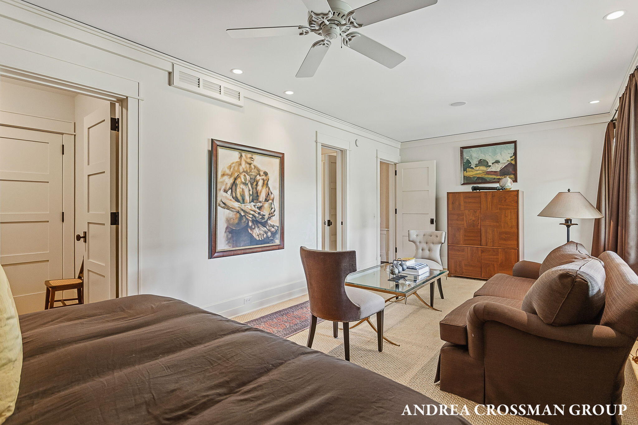 2048 Lakeshore Drive