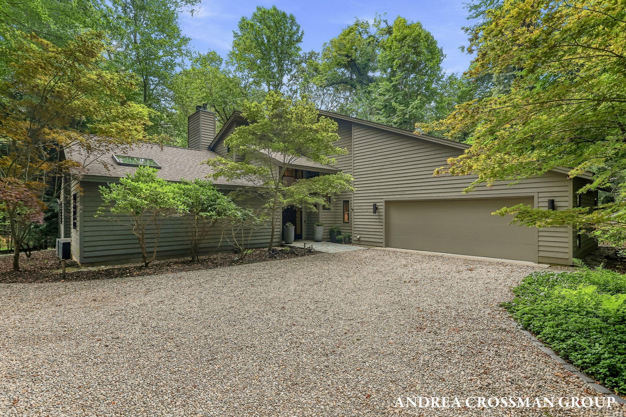 1223-1225 Ash Drive