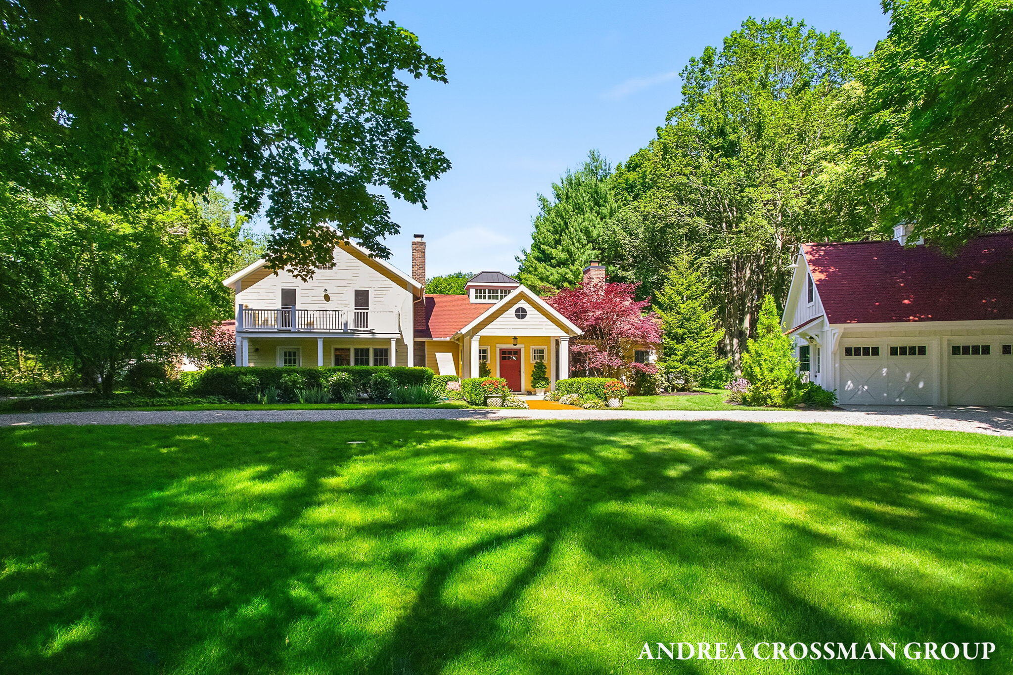 2075 Lakeshore Drive