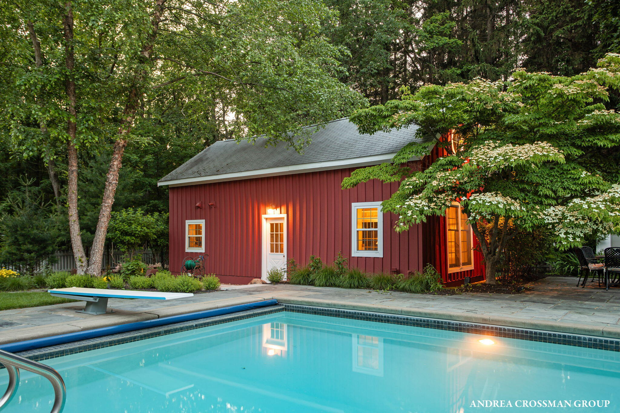 2075 Lakeshore Drive