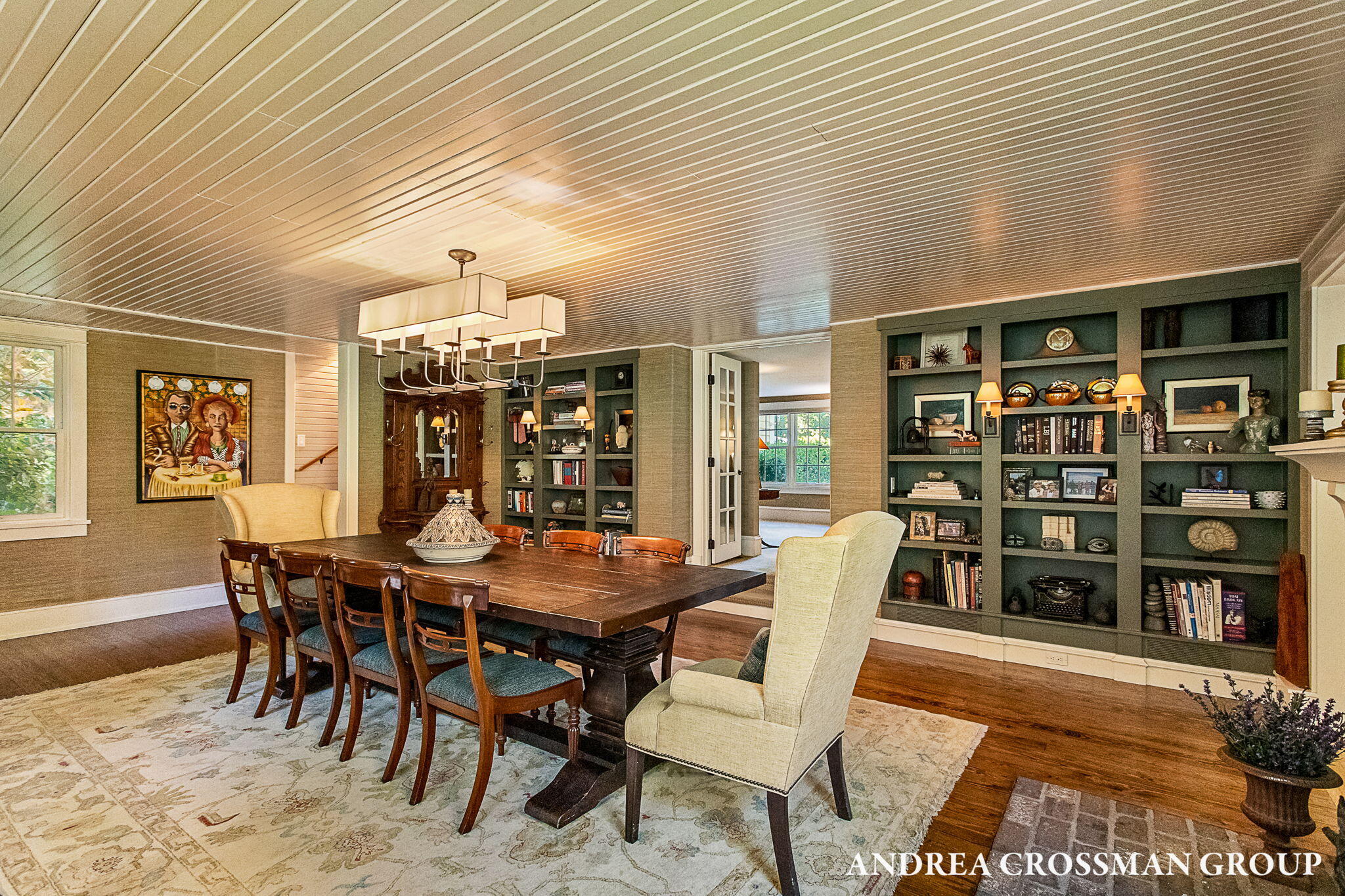 2075 Lakeshore Drive