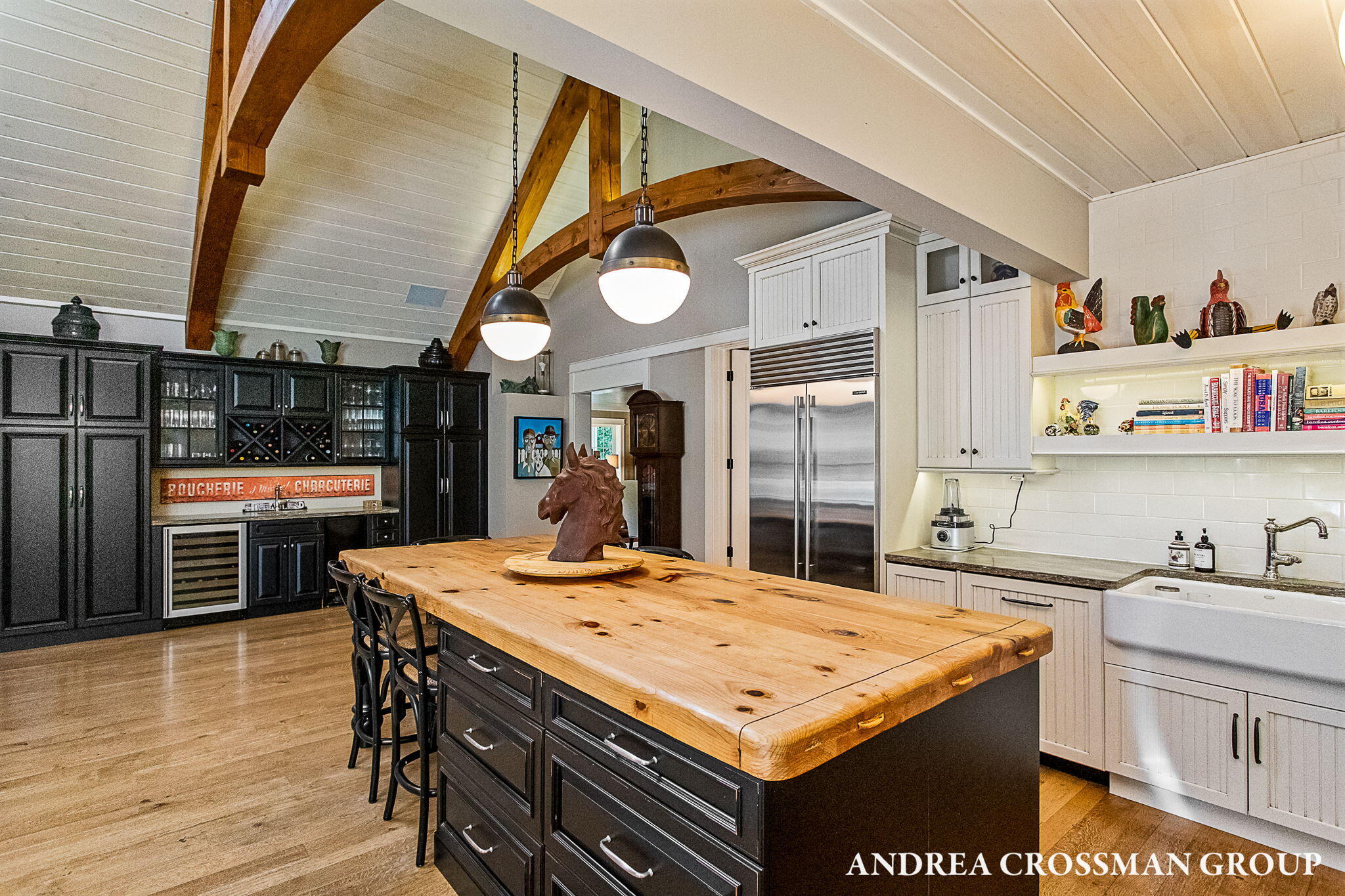 2075 Lakeshore Drive