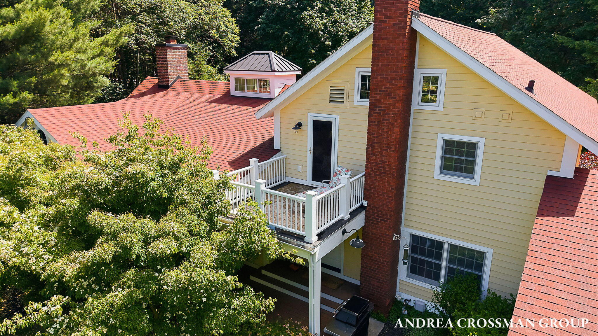 2075 Lakeshore Drive