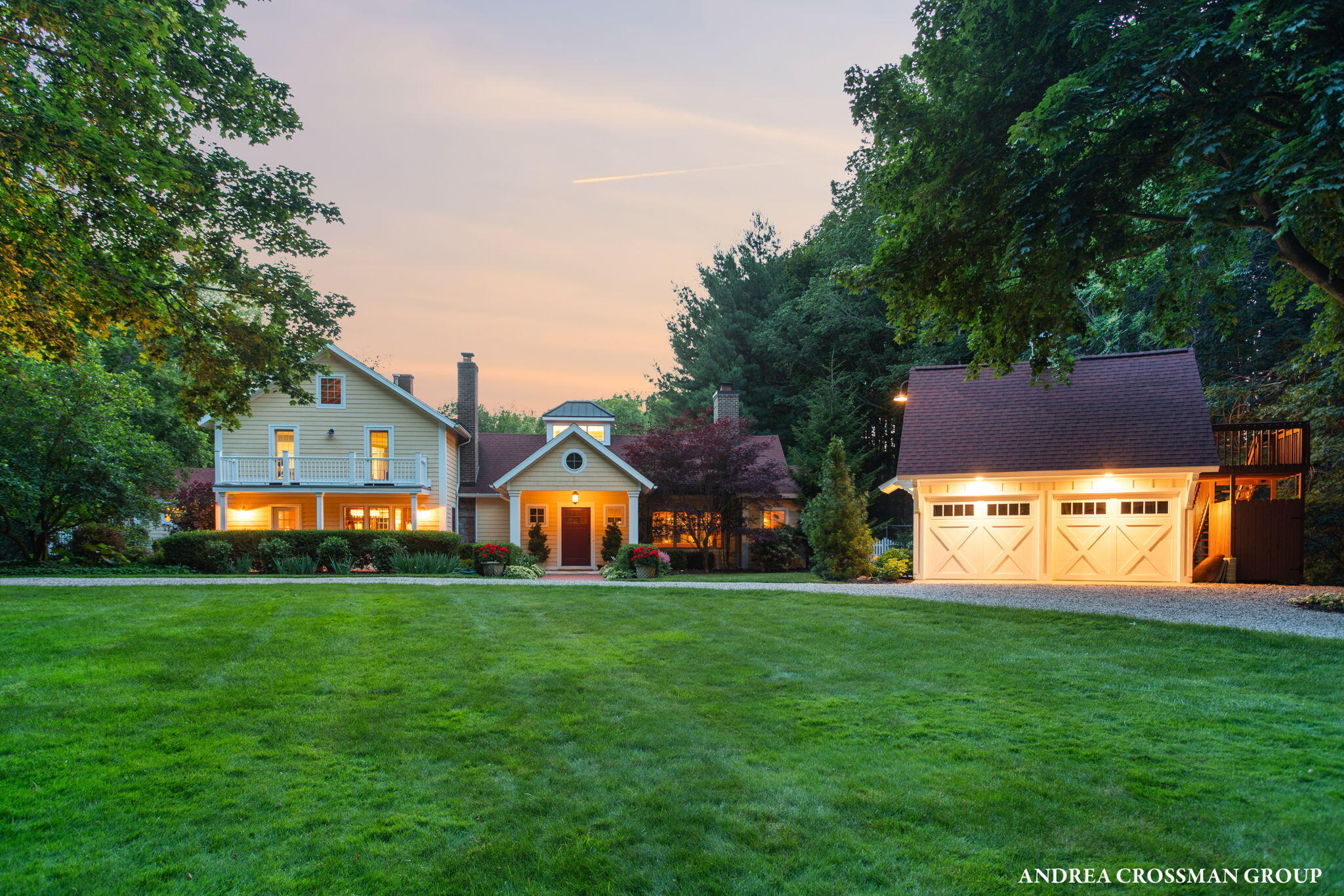 2075 Lakeshore Drive