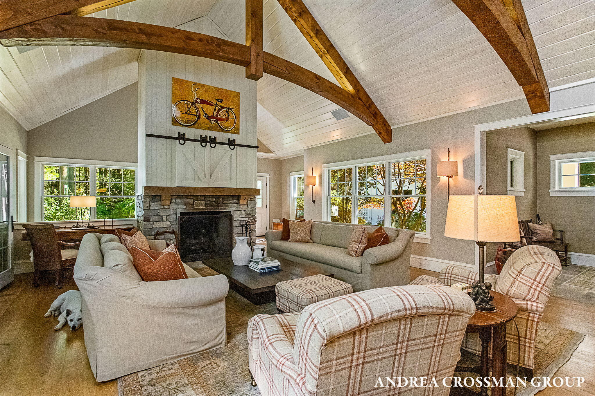 2075 Lakeshore Drive