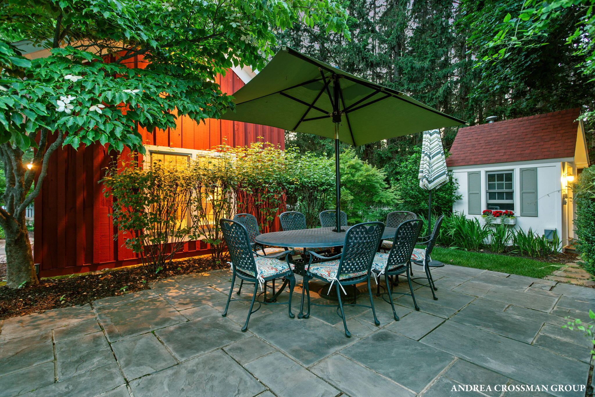 2075 Lakeshore Drive