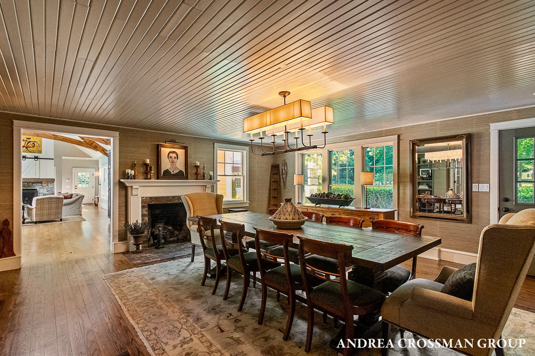 2075 Lakeshore Drive