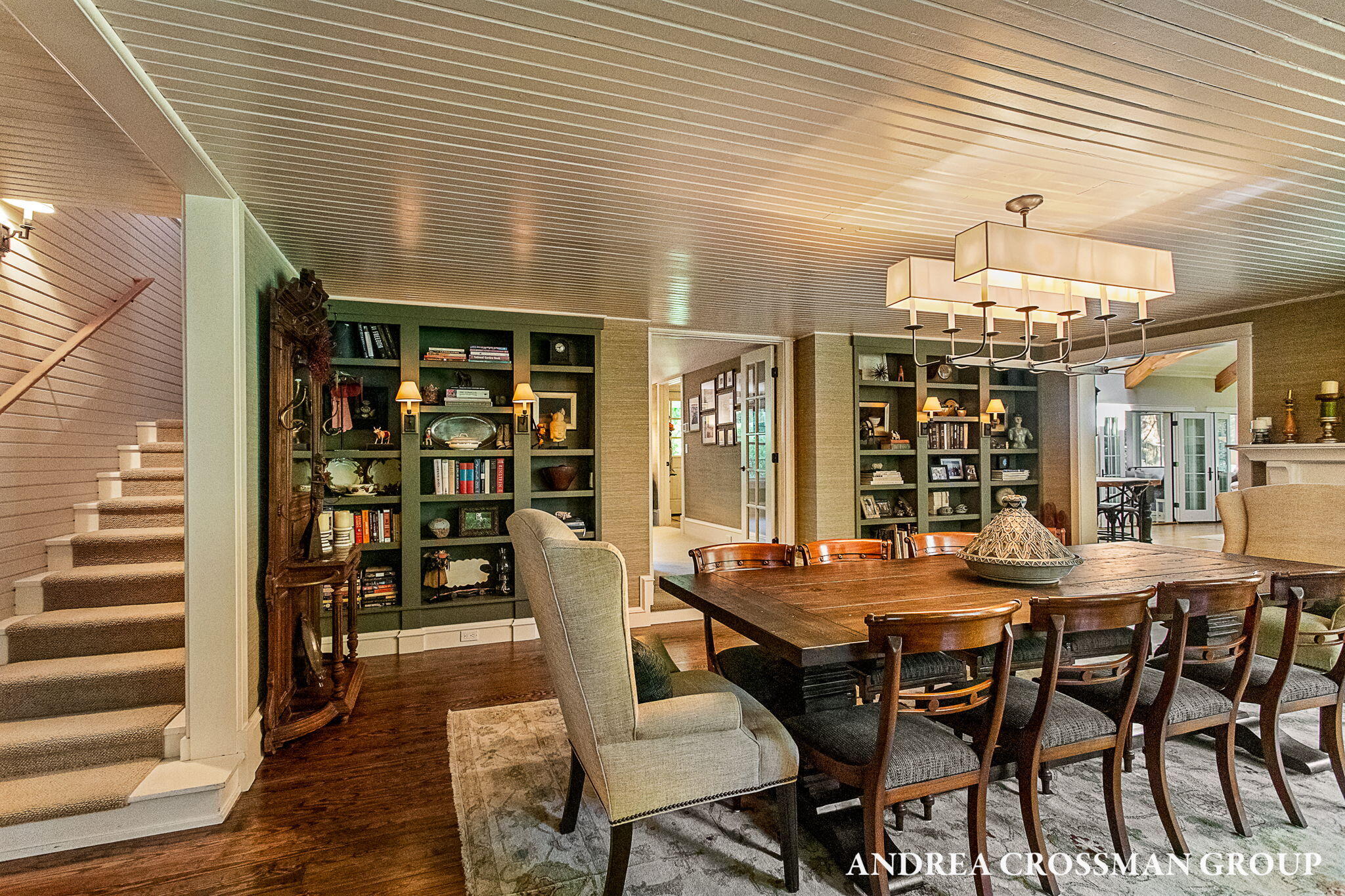 2075 Lakeshore Drive