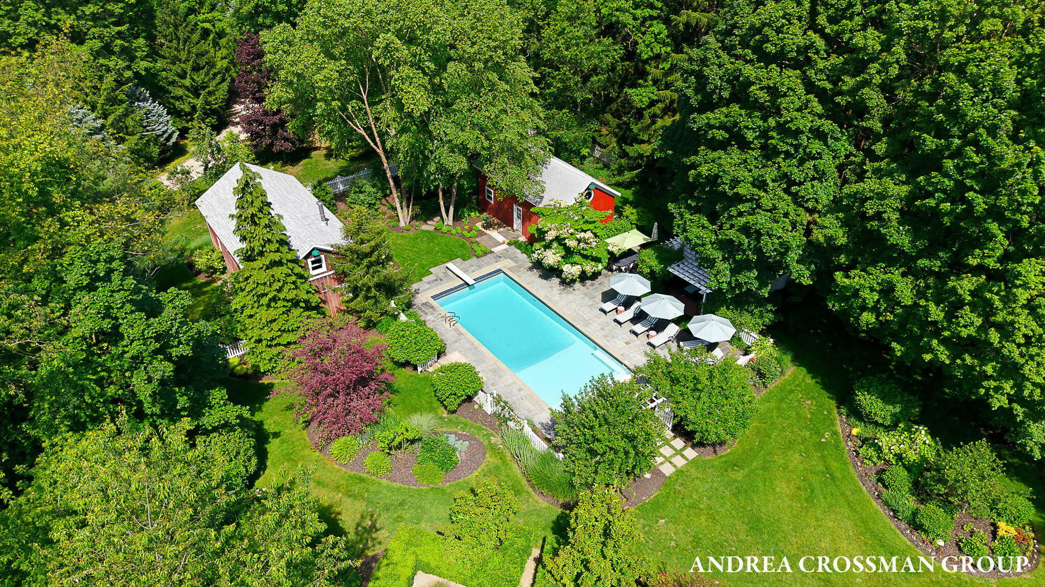 2075 Lakeshore Drive