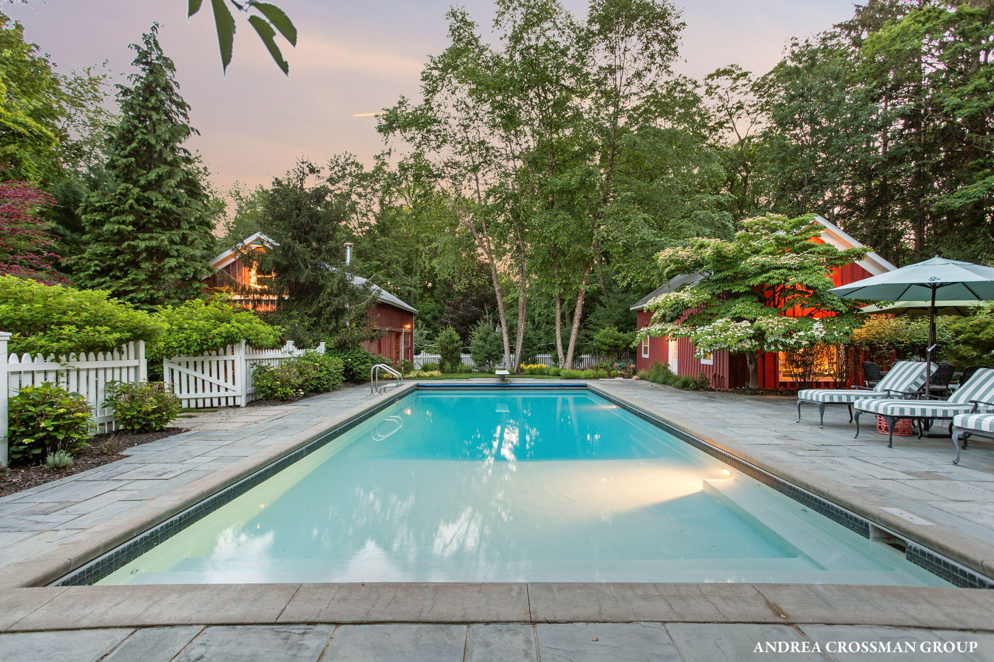 2075 Lakeshore Drive
