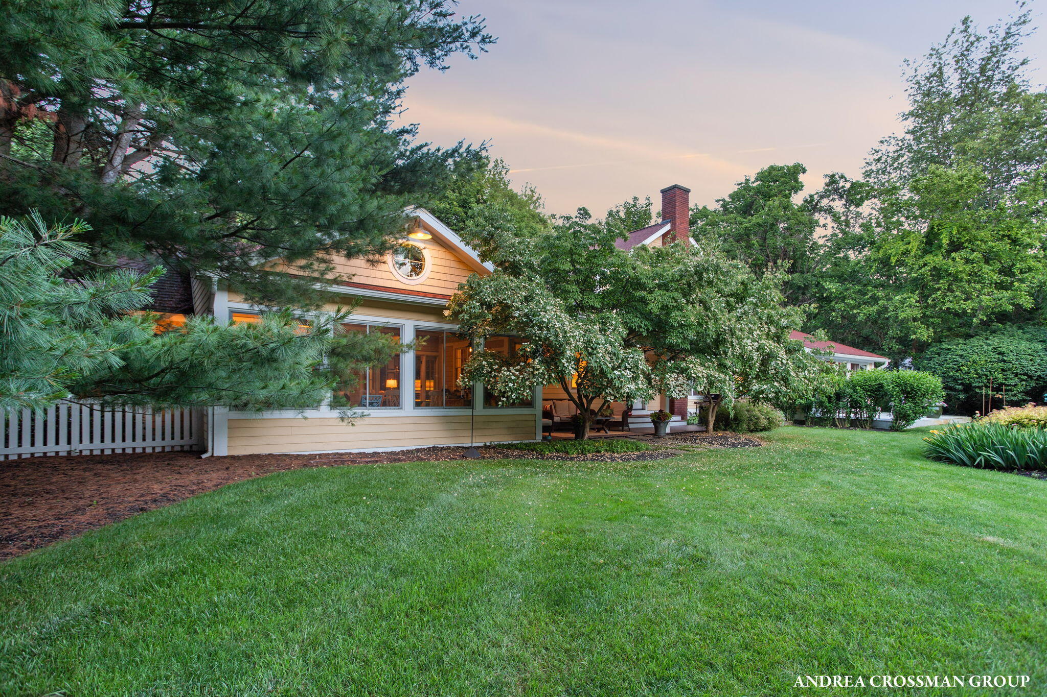 2075 Lakeshore Drive