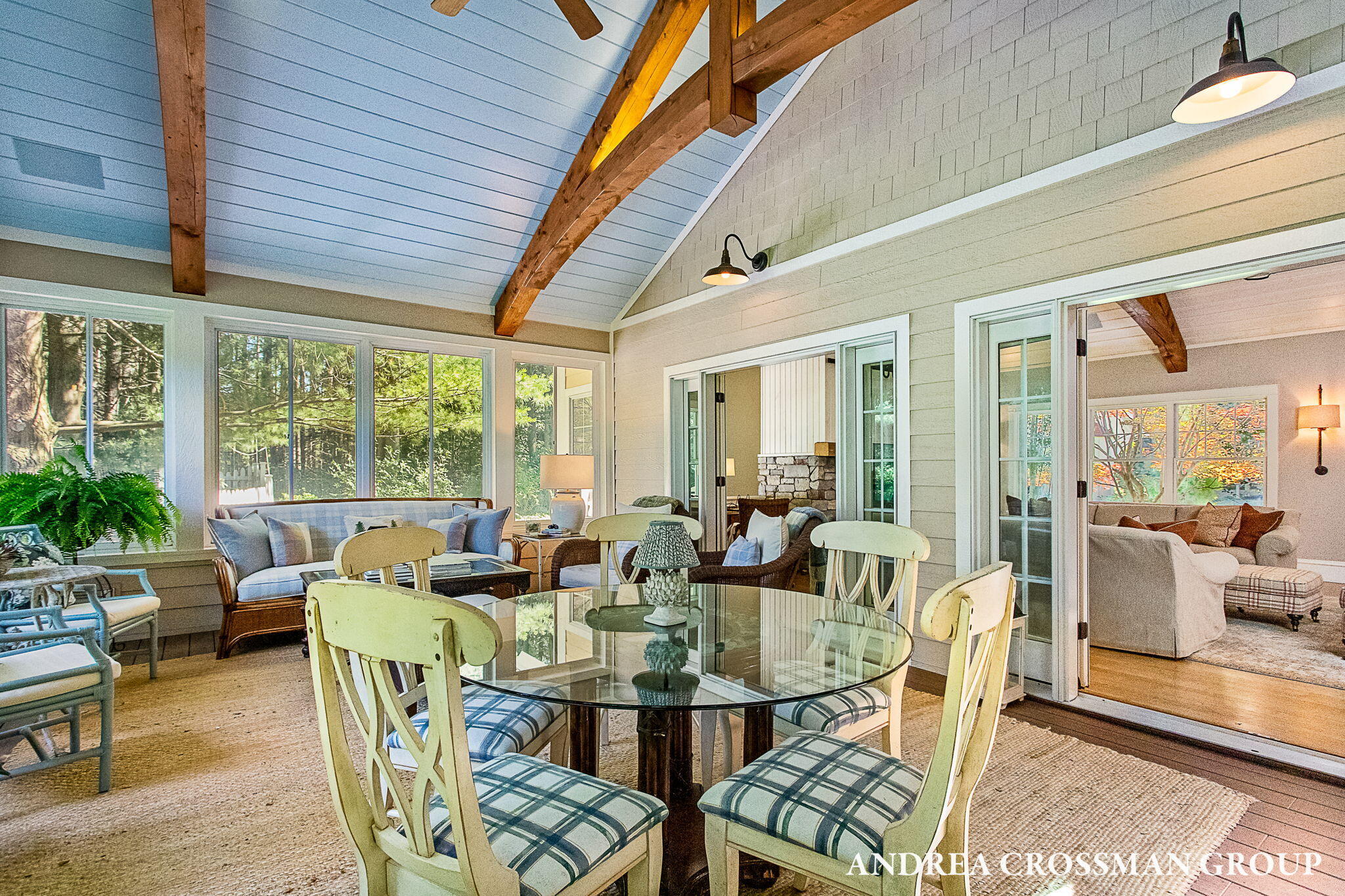 2075 Lakeshore Drive