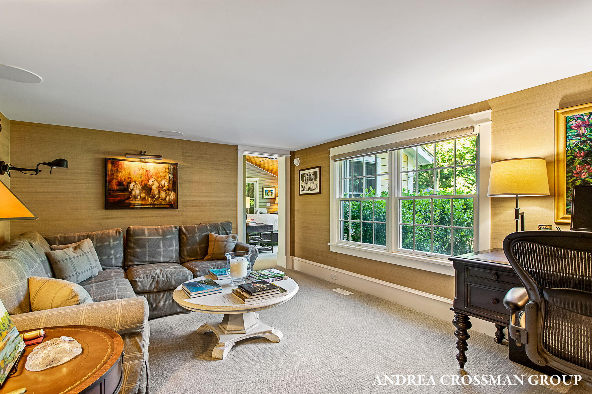 2075 Lakeshore Drive