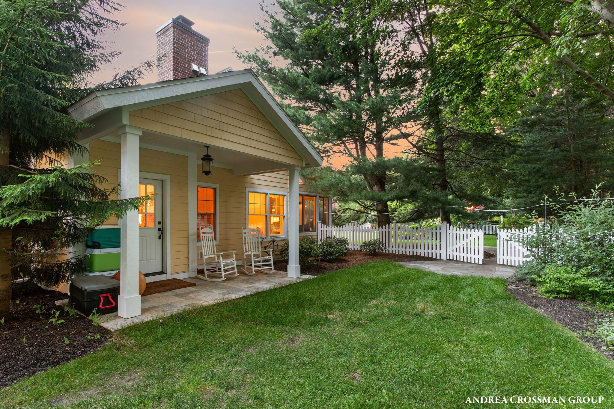 2075 Lakeshore Drive