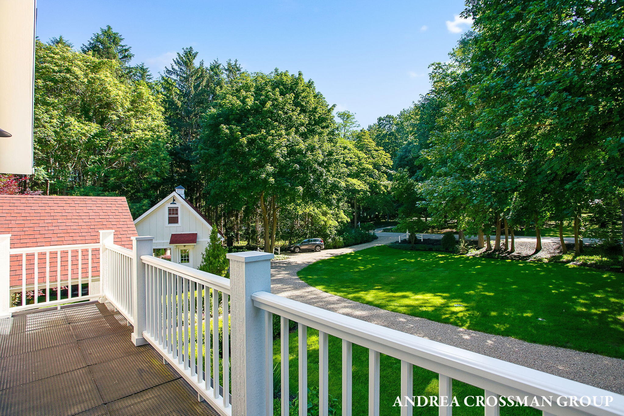 2075 Lakeshore Drive