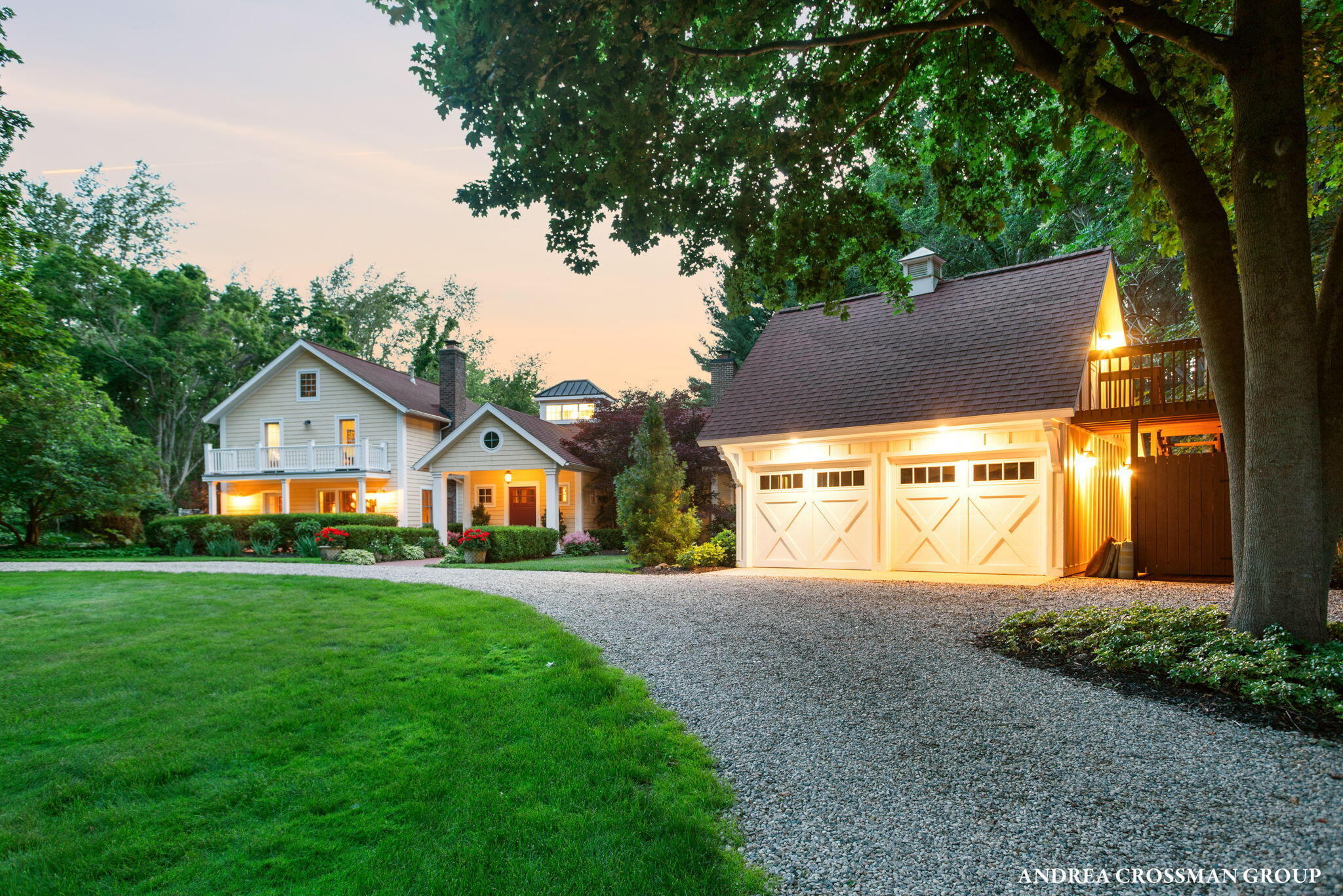 2075 Lakeshore Drive