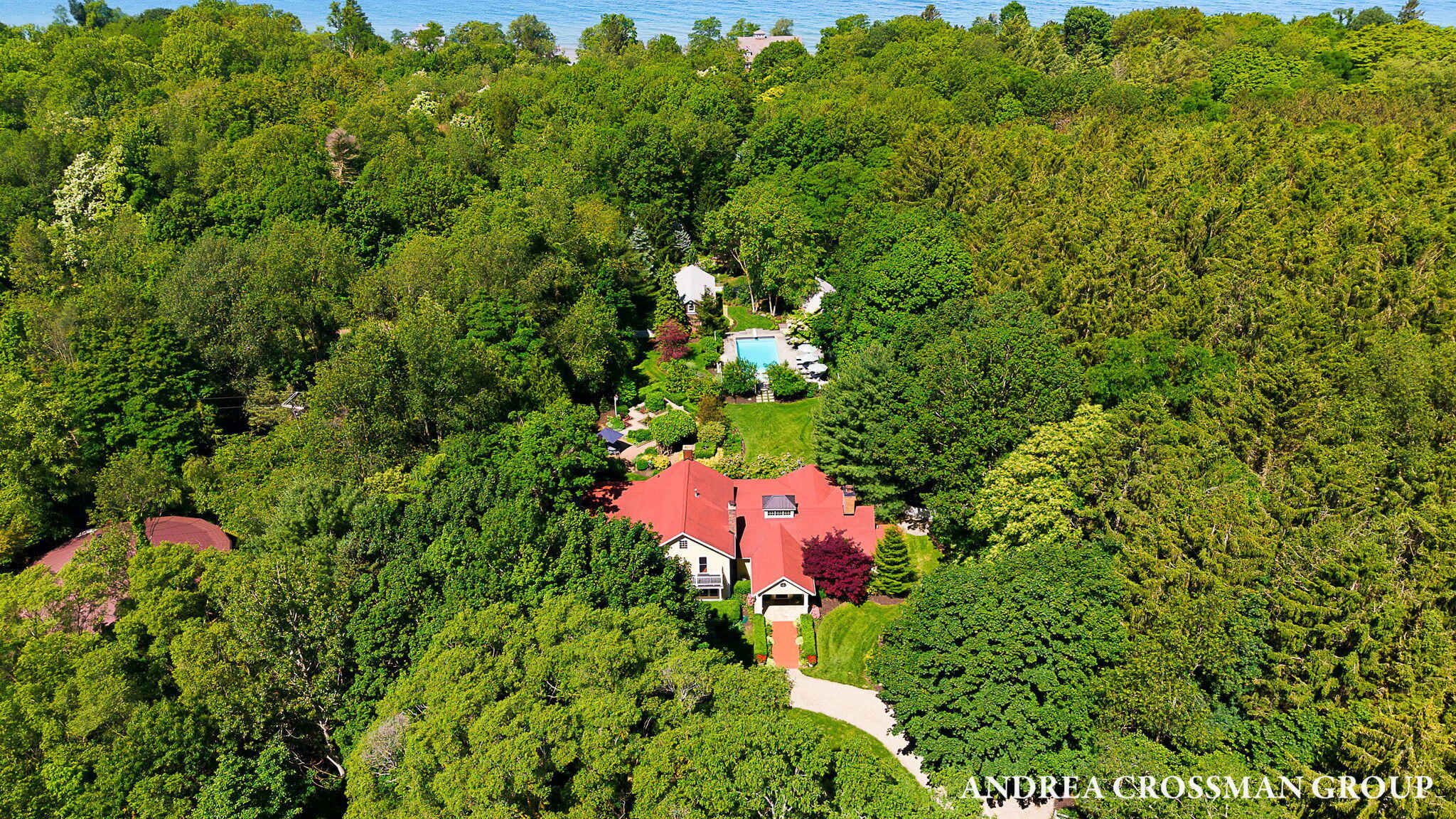 2075 Lakeshore Drive