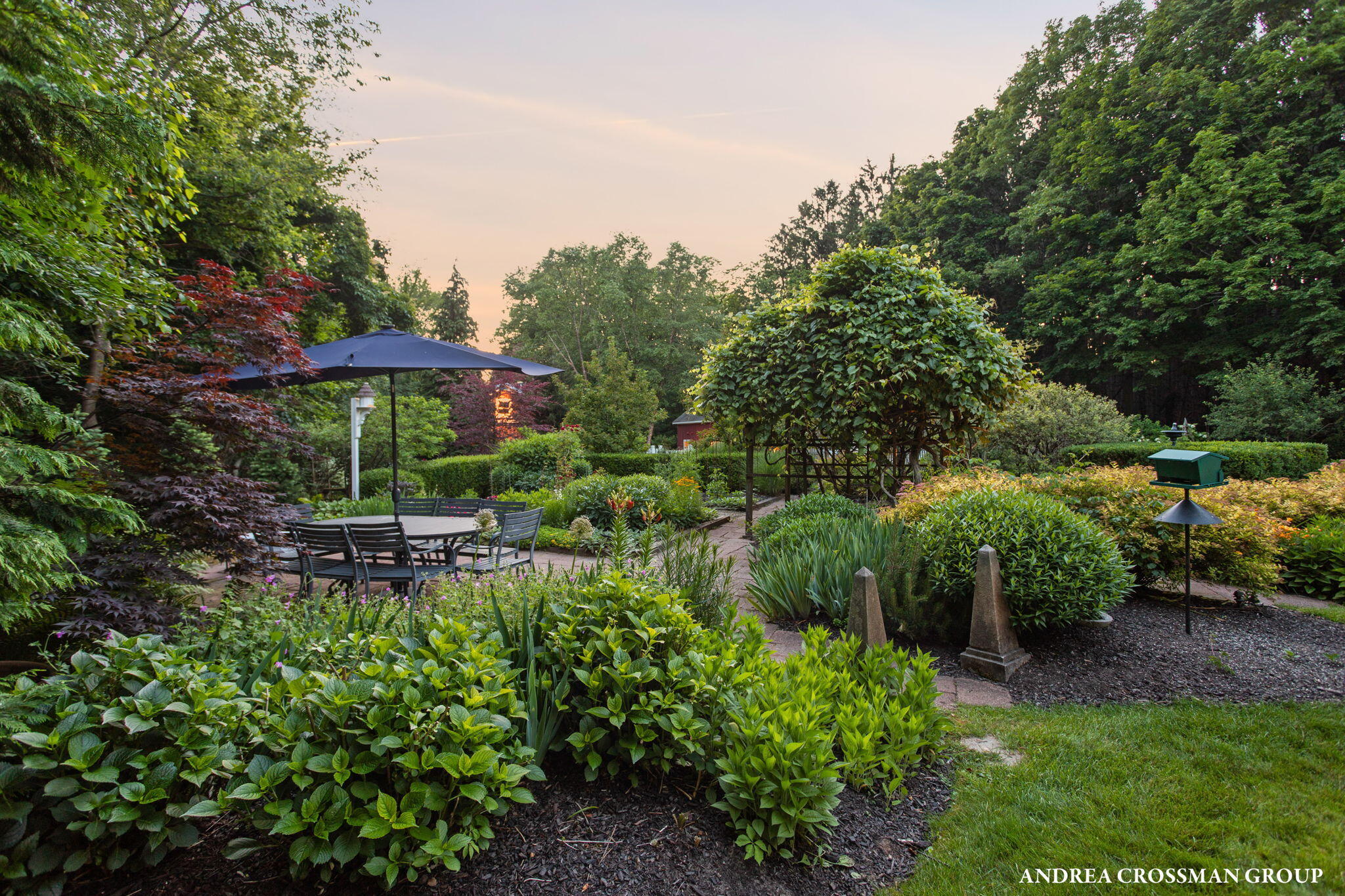 2075 Lakeshore Drive