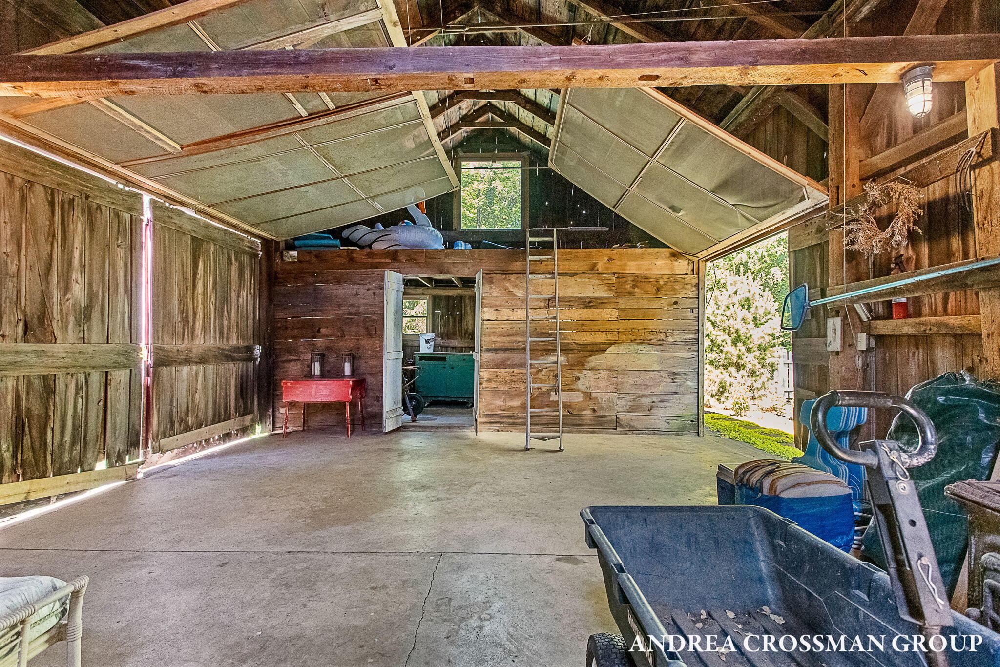 2075 Lakeshore Drive