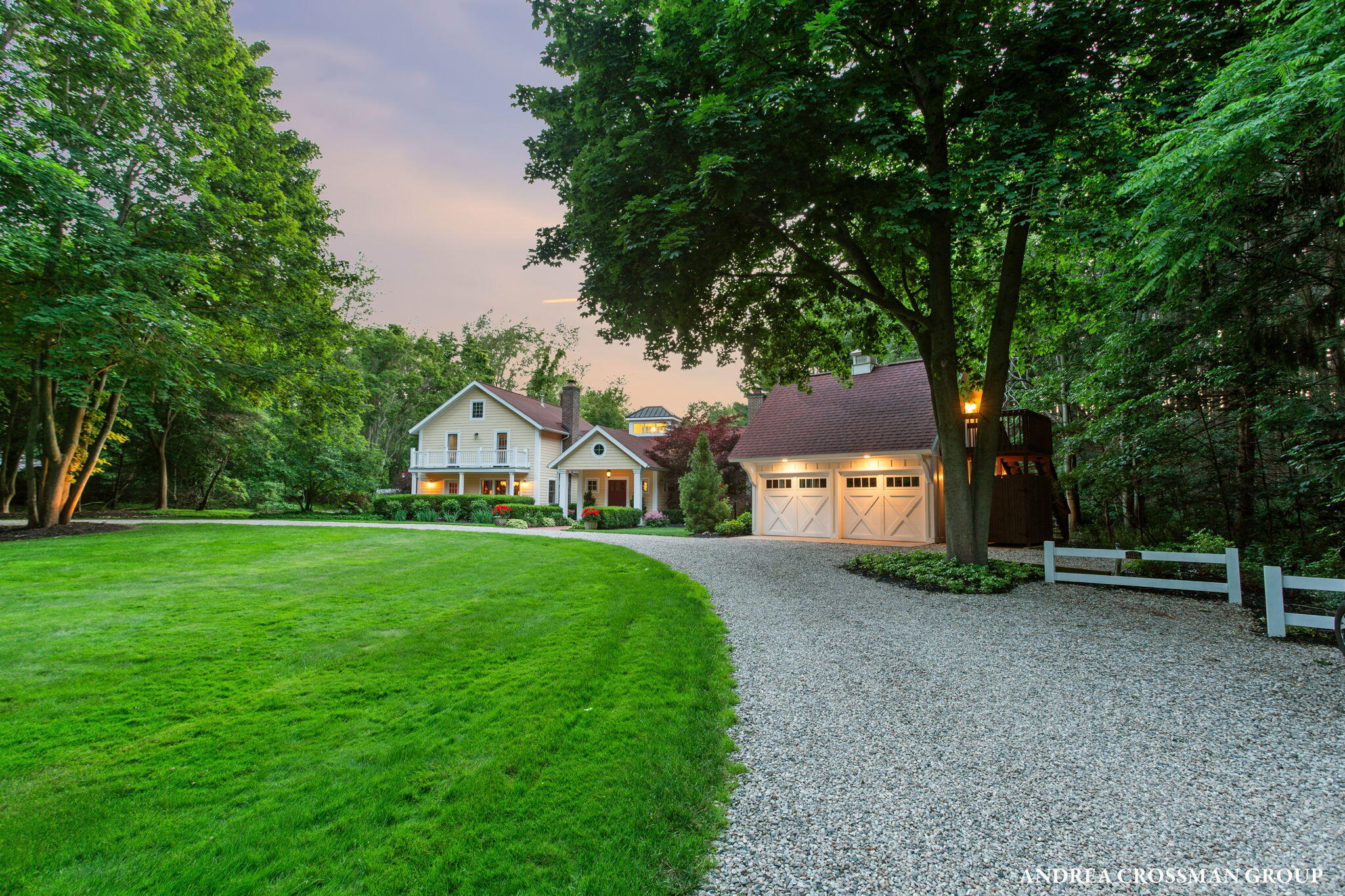 2075 Lakeshore Drive