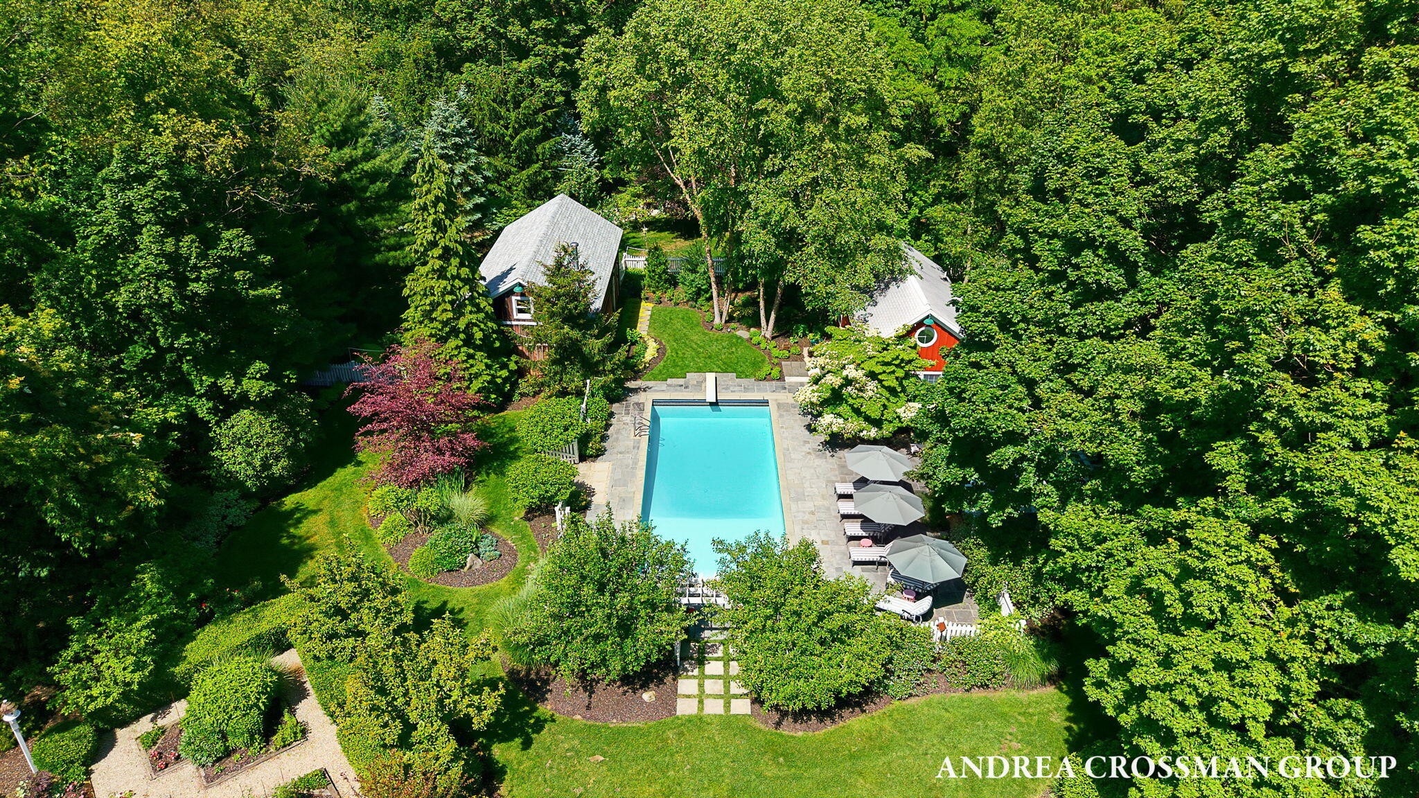 2075 Lakeshore Drive