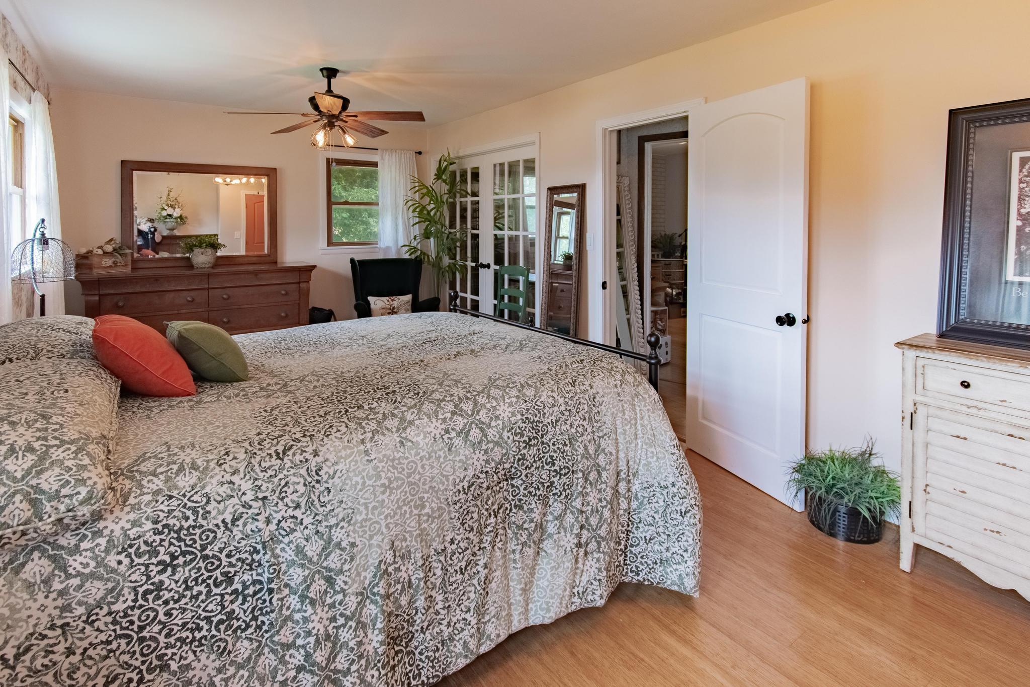 9328 Northwestern Ave