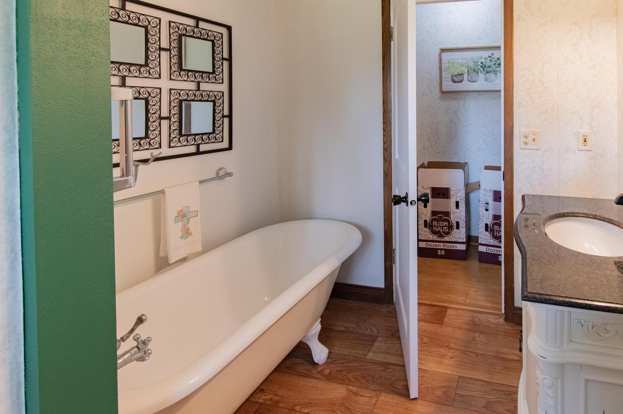 9328 Northwestern Ave