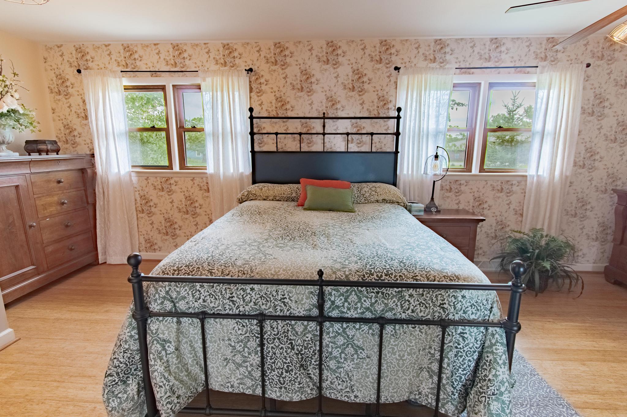 9328 Northwestern Ave