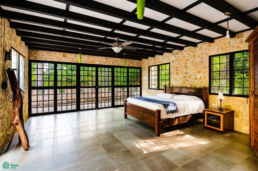Tropical Stone Villa | Tambor